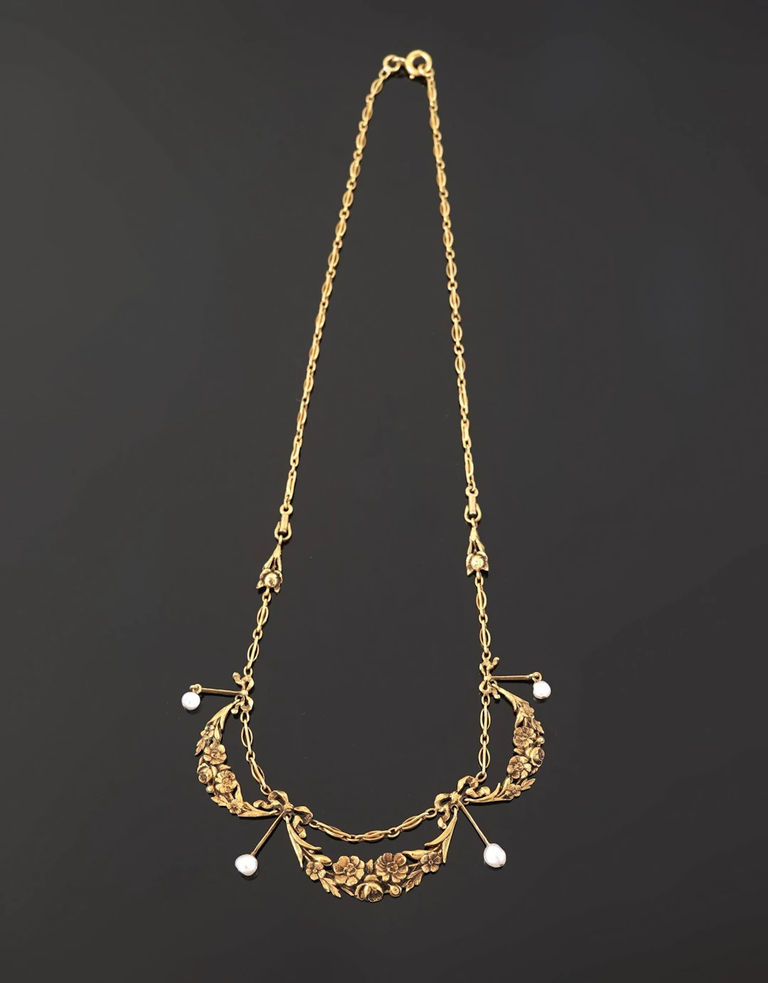 18k yellow gold necklace (750 parts per thousand) consisting - Lot 130
