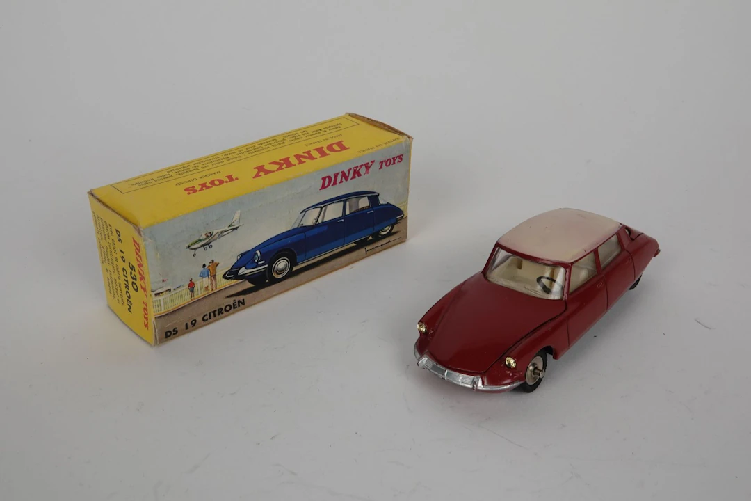 DINKY TOYS - FRANCE (1) - Lot 256