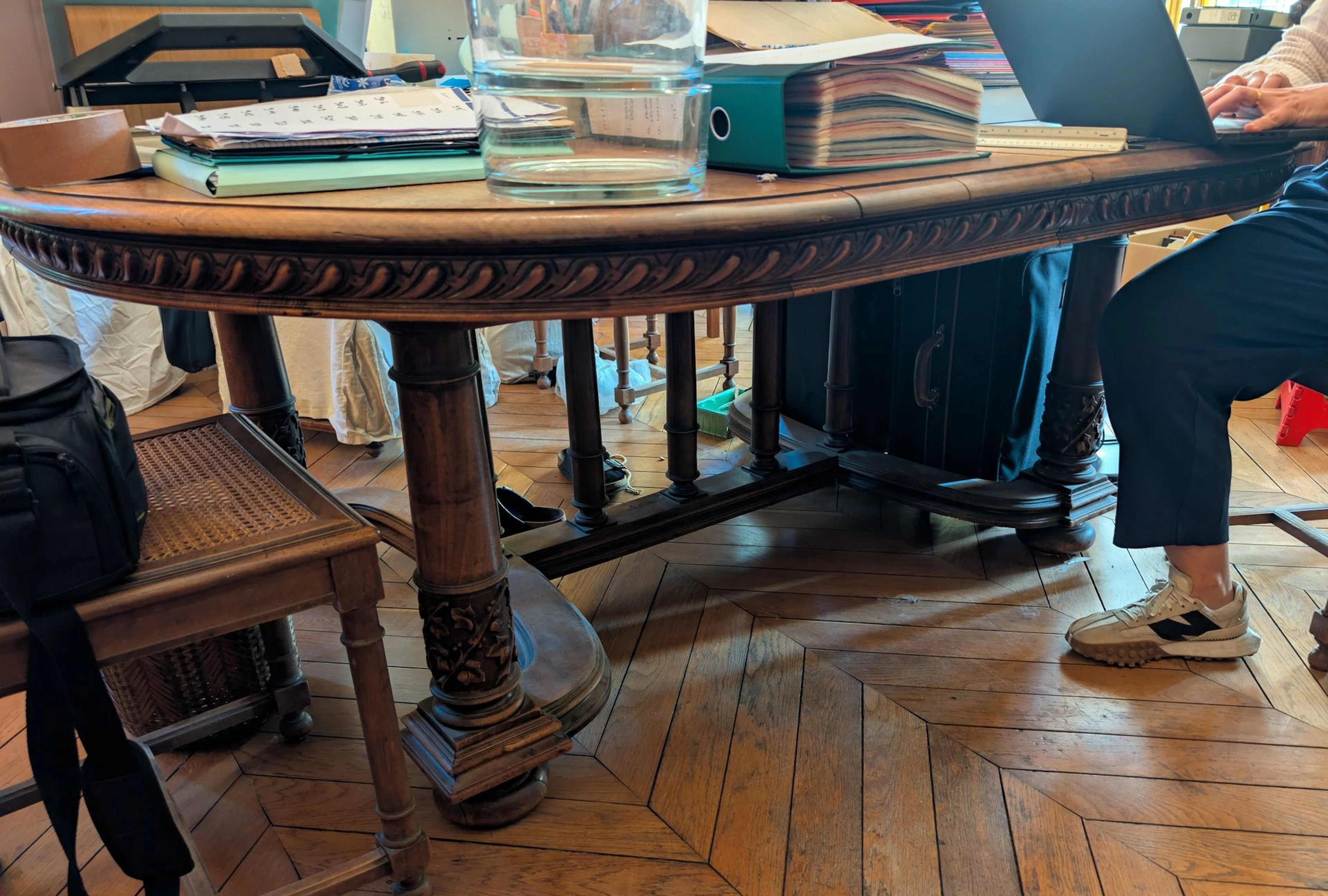 Large carved wooden dining table in the Neo-Renaissance styl - Lot 638