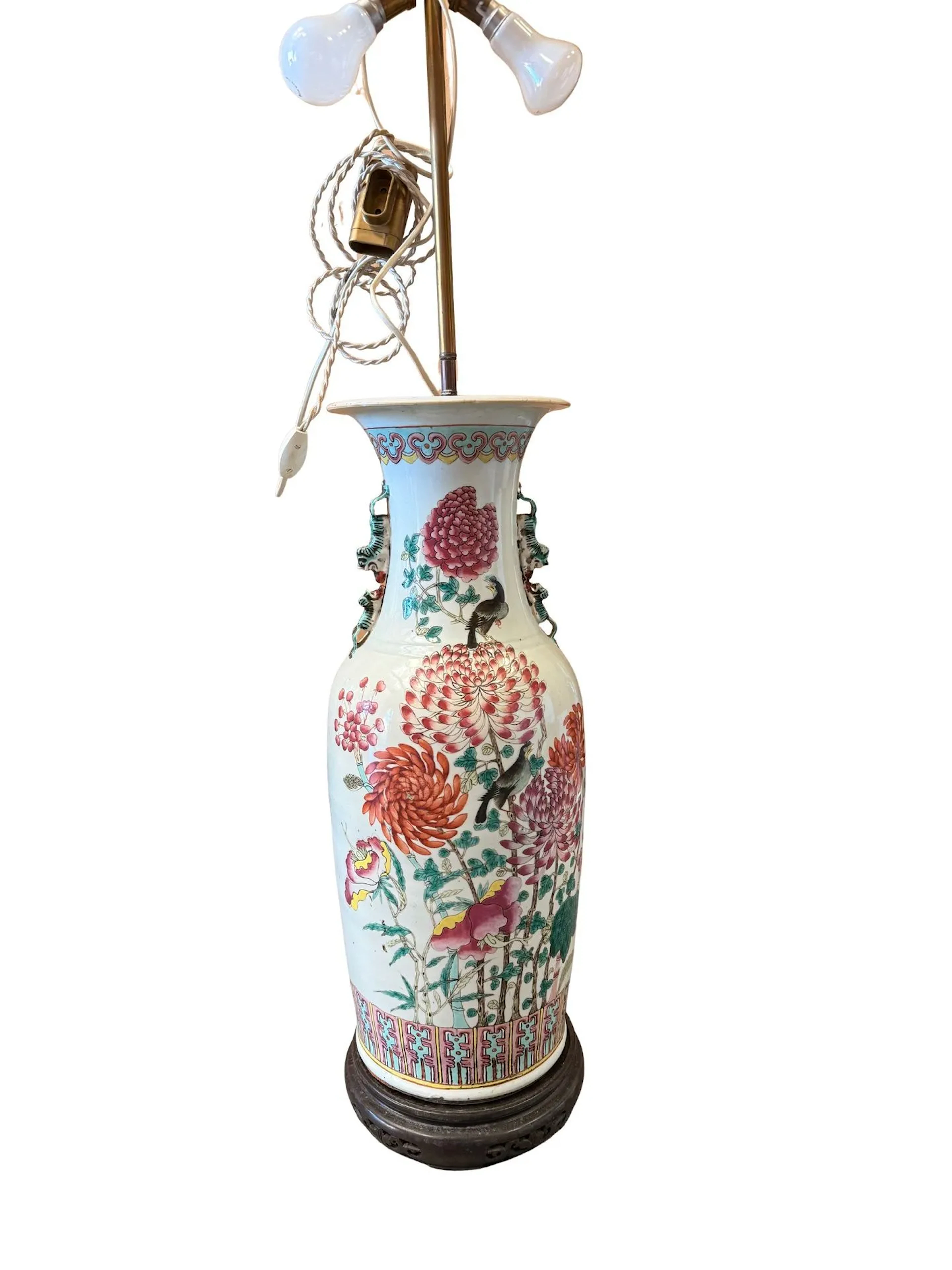 Large Chinese porcelain vase in the "Green Family" glaze sty - Lot 91