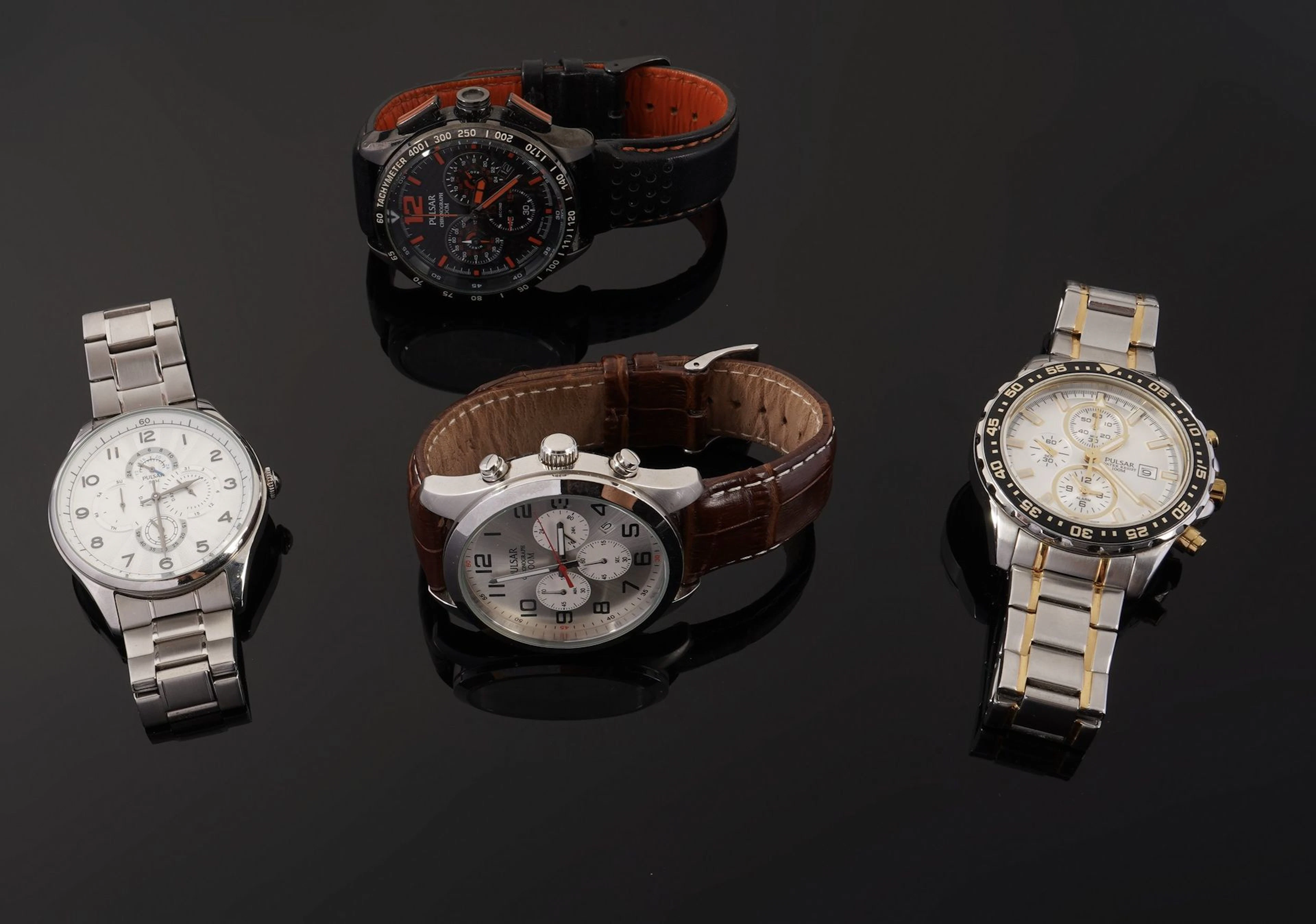 PULSAR — Set of 4 Men's Wristwatches - Lot 385