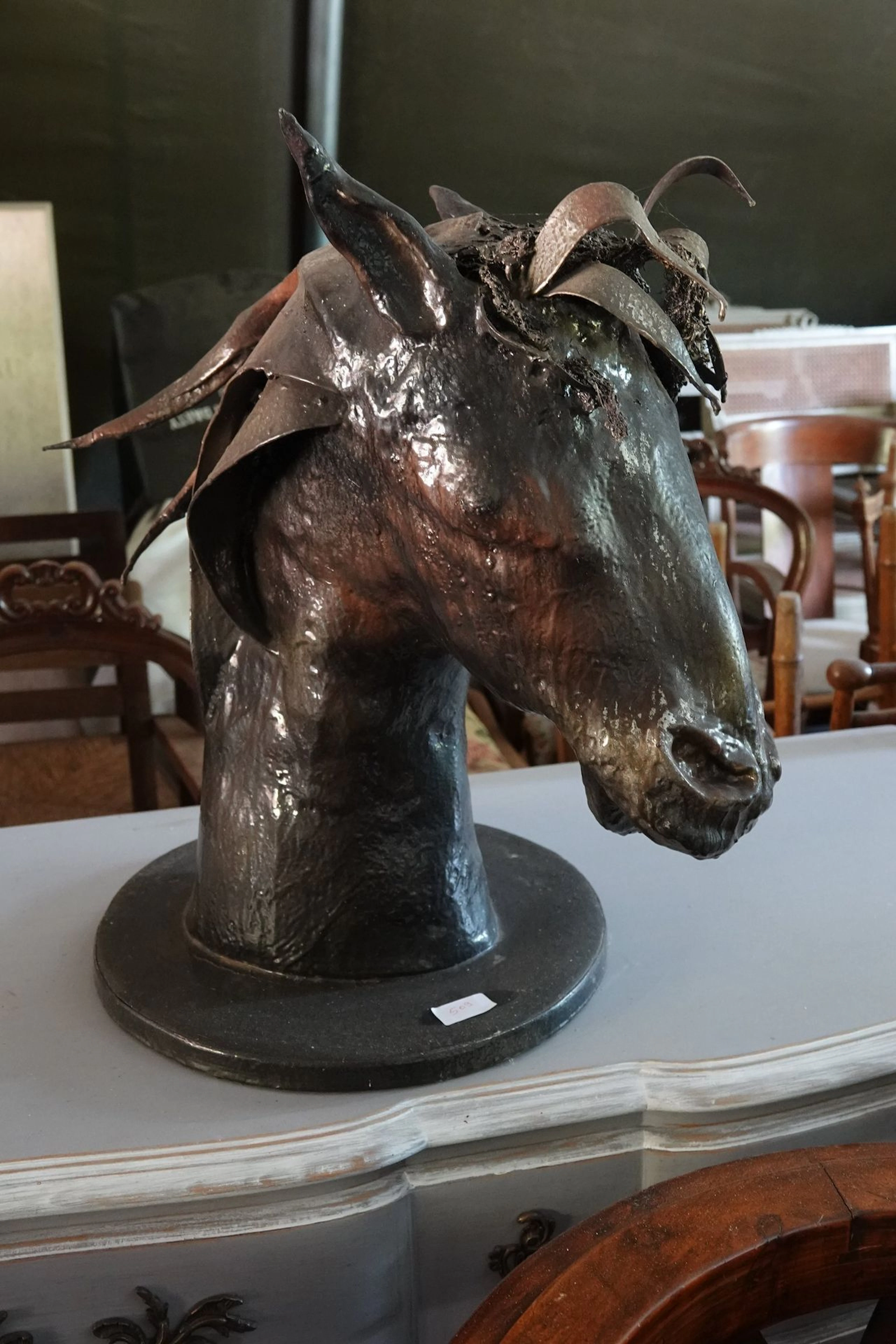 Welded metal horse sculpture with a patina finish - Lot 380
