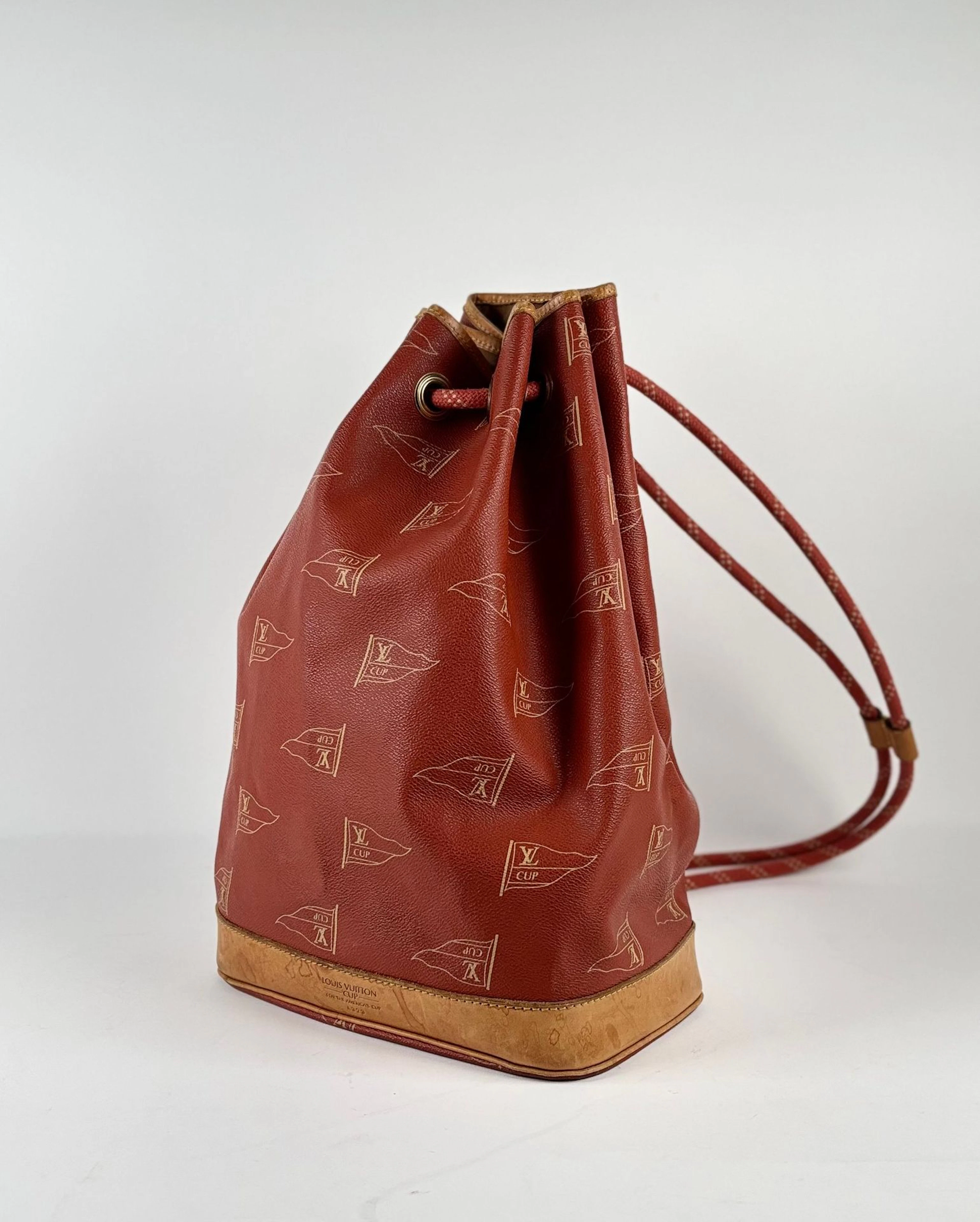 LOUIS VUITTON - Lot 7