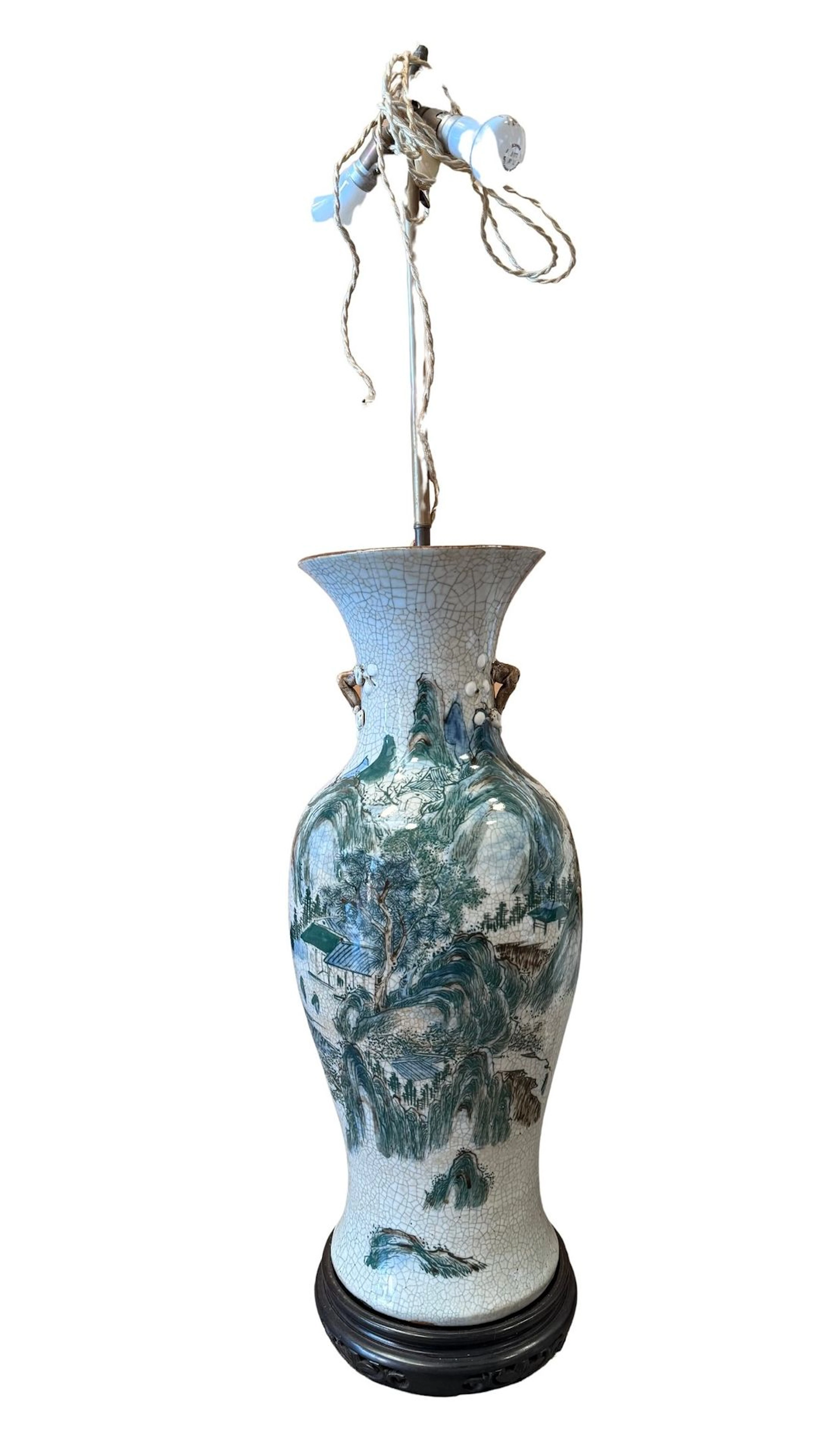 Large Chinese crackled porcelain vase decorated with a mount - Lot 90