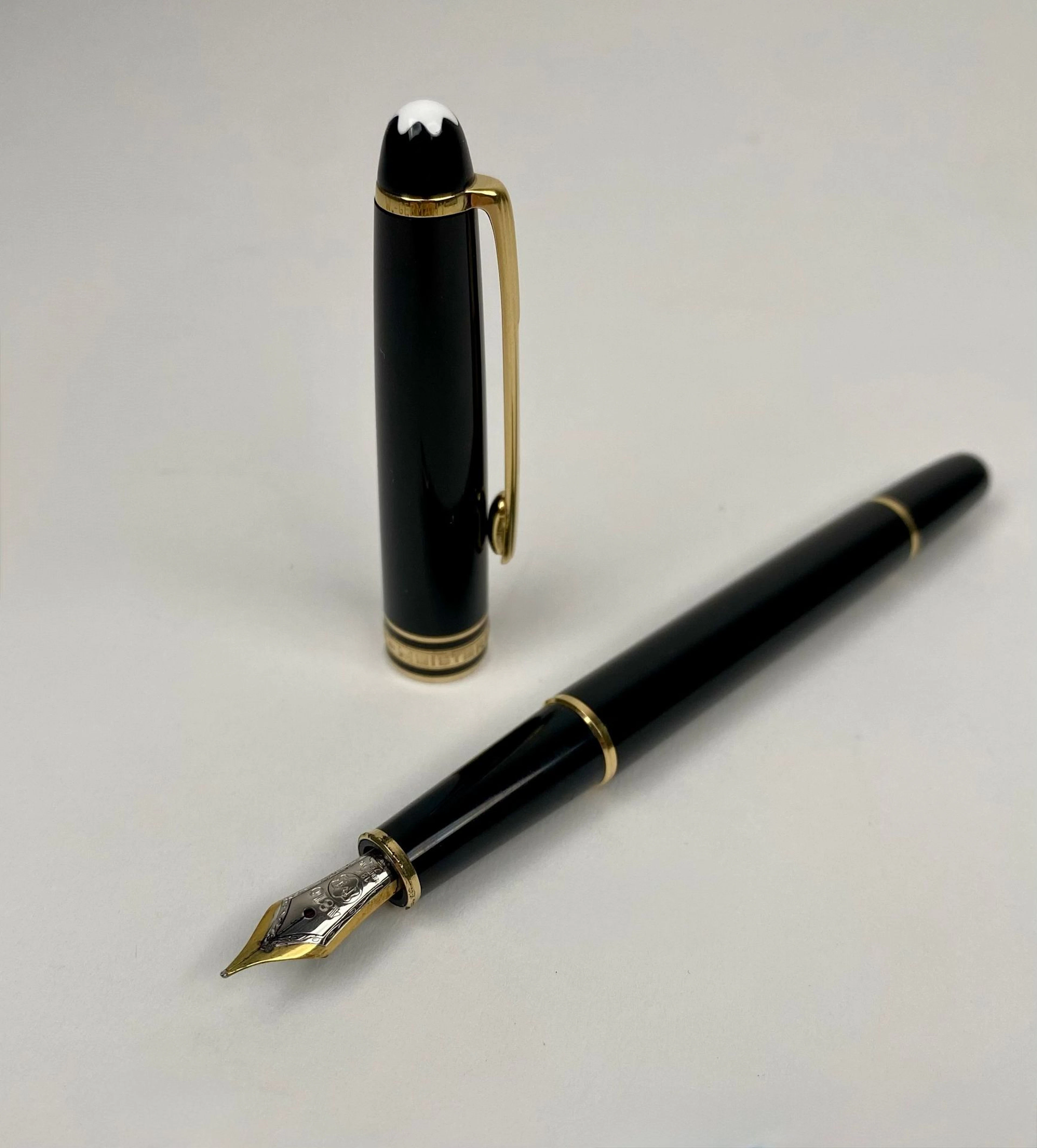 MONTBLANC - Lot 22
