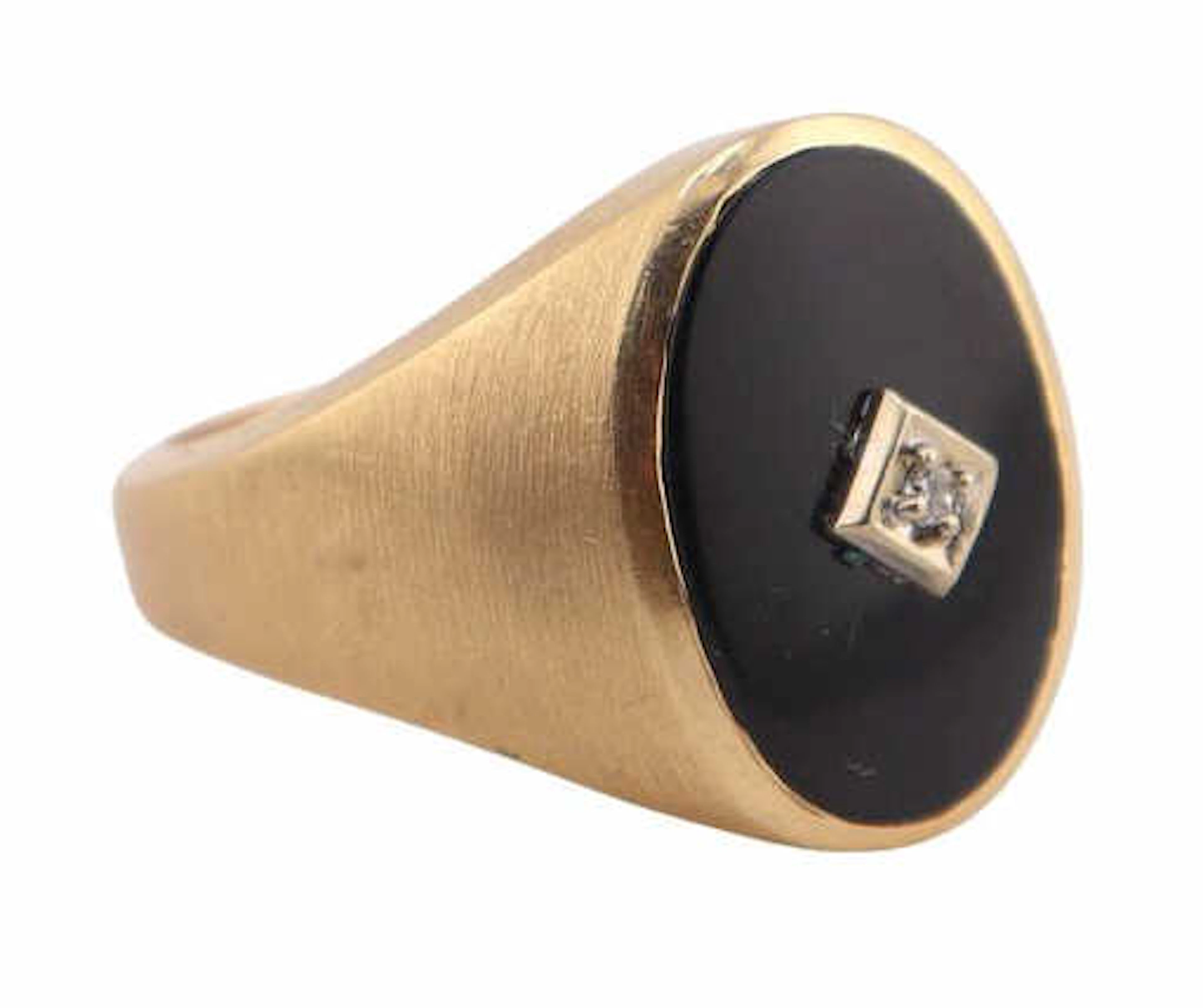JEWELRY. Men's 14kt Gold and Diamond Ring.