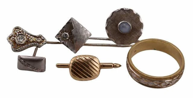 JEWELRY. Men's Assorted Gold Jewelry.