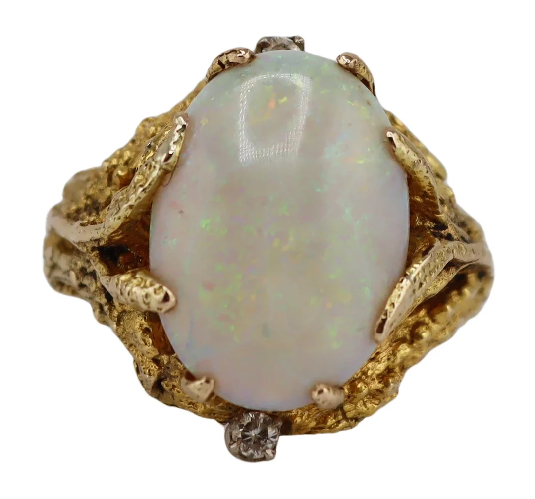 JEWELRY. Vintage 14kt Gold, Opal and Diamond Ring.