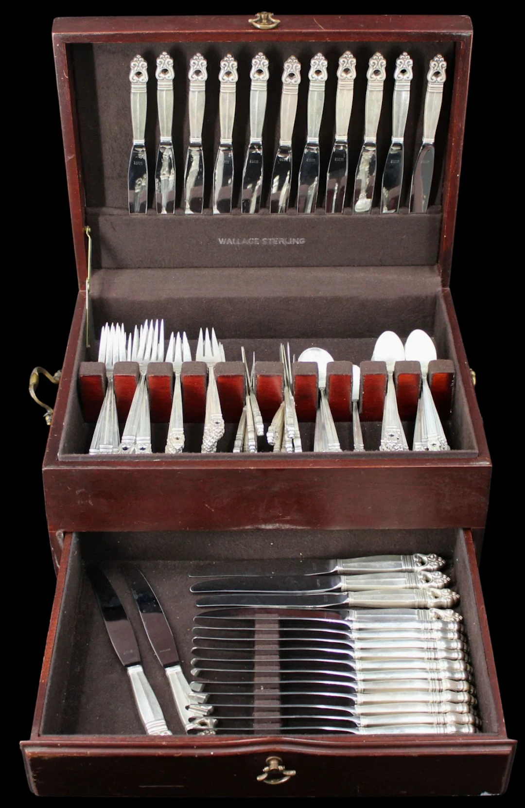 STERLING. International Sterling Royal Danish