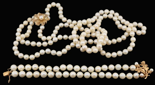 JEWELRY. Vintage 14kt Gold and Pearl Jewelry.