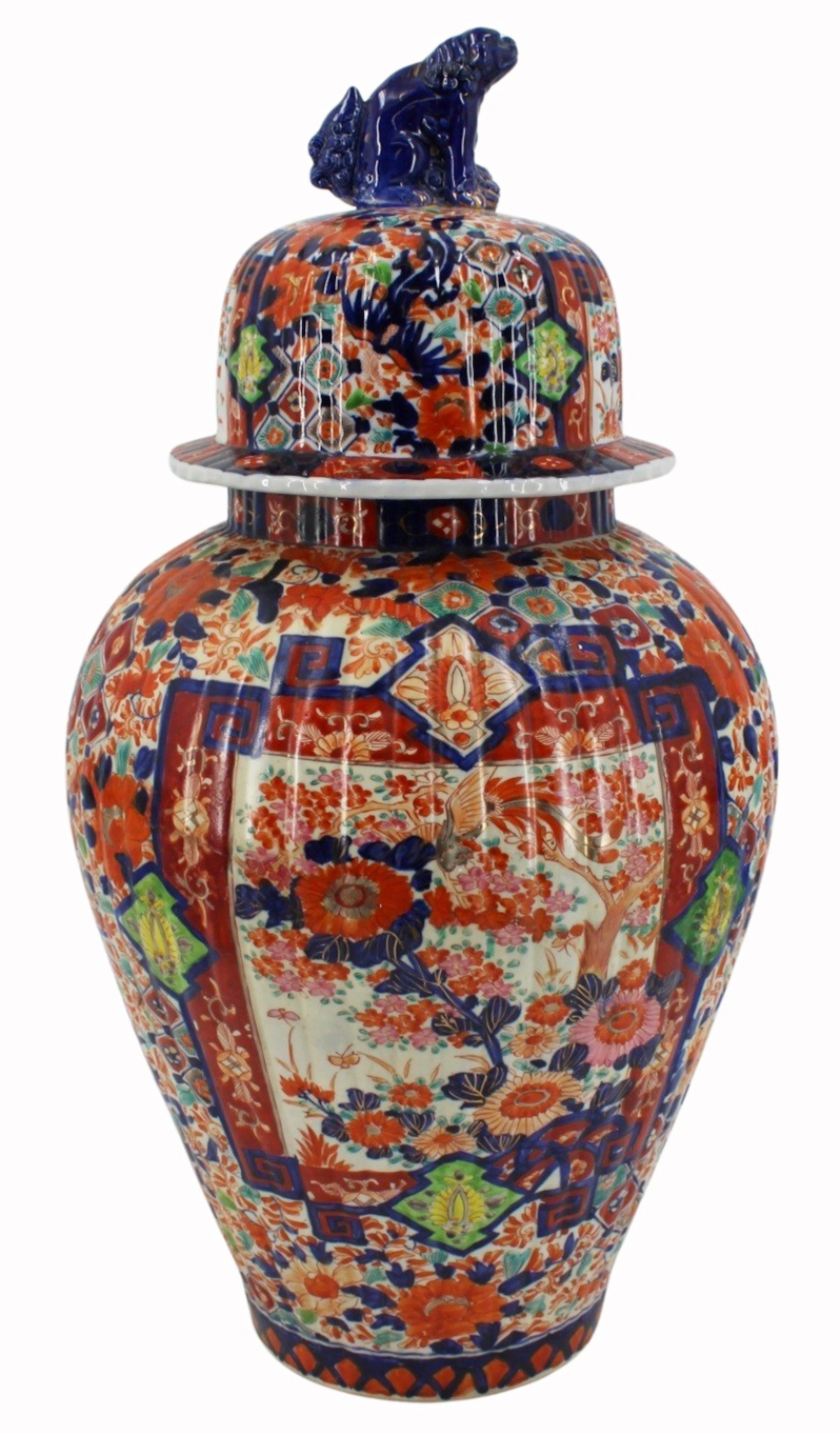 Large Antique Japanese Imari Porcelain Lidded Urn.