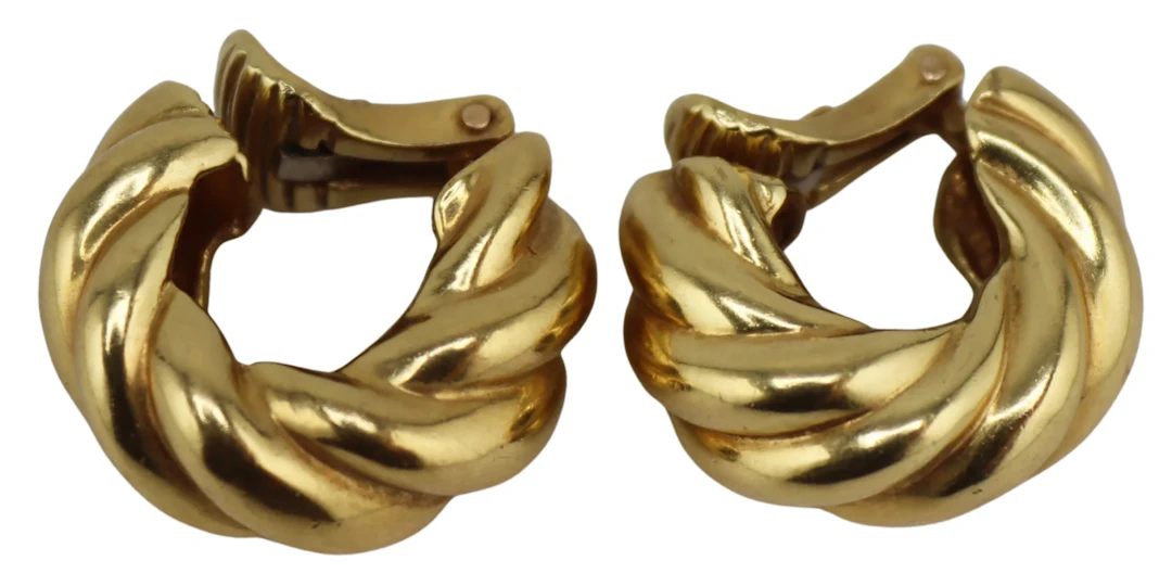 JEWELRY. Pair of 17kt Gold Ribbed Hoop Ear Clips.