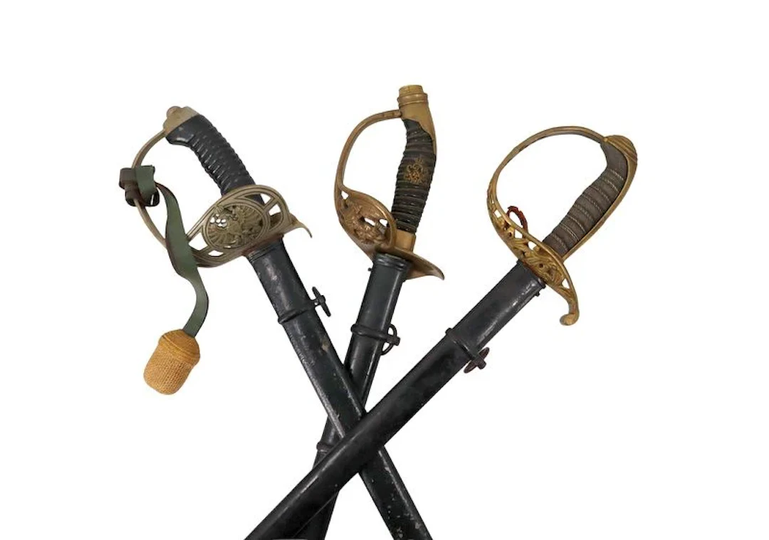 MILITARIA. (3) Assorted Imperial German Swords.