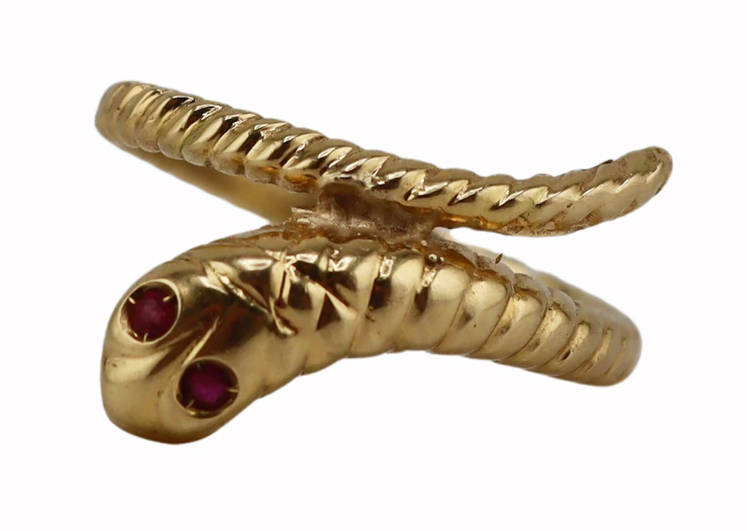 JEWELRY. 16kt Gold and Ruby Snake Ring.