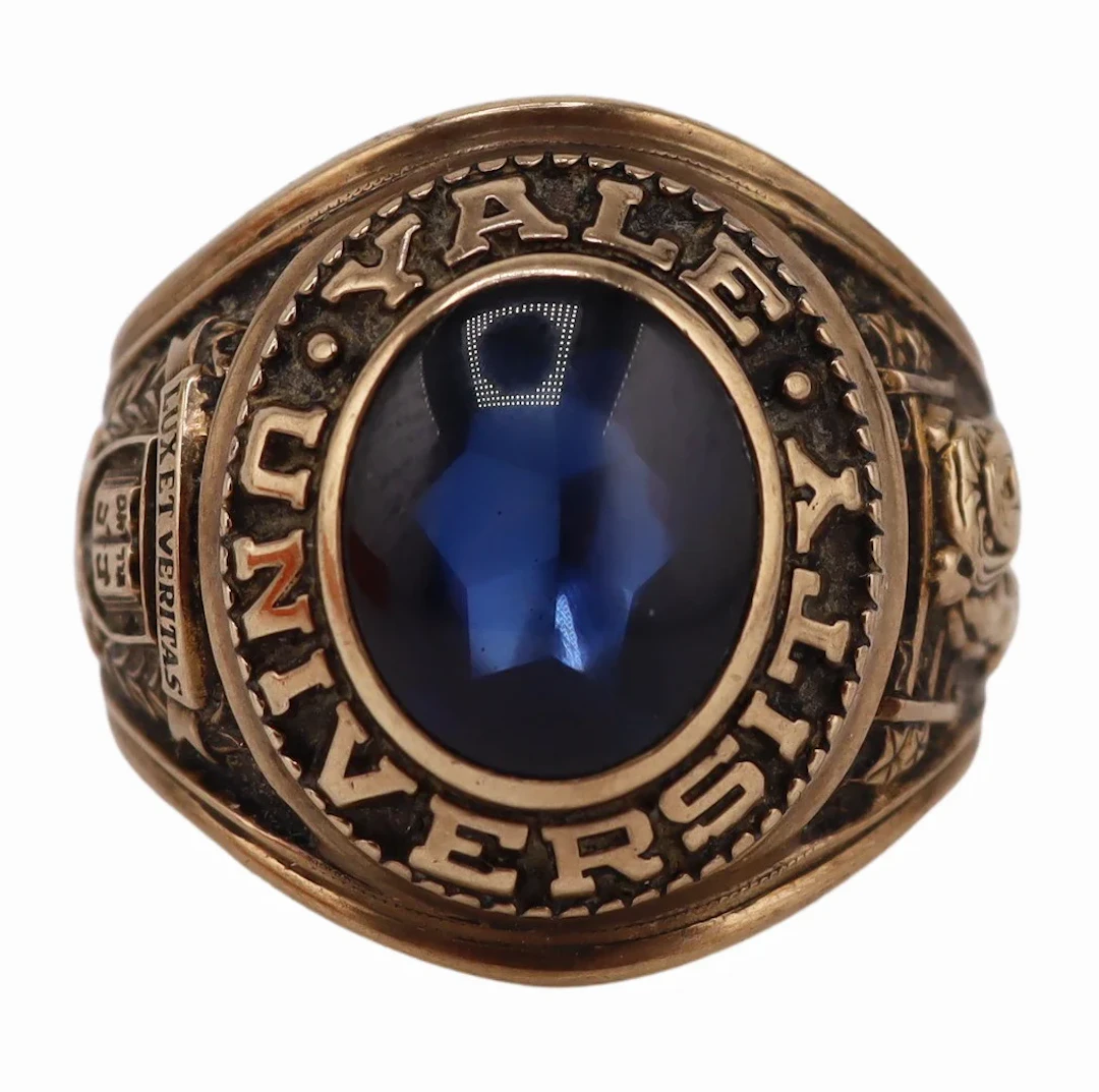 JEWELRY. YALE UNIVERSITY 10kt Gold Class Ring.