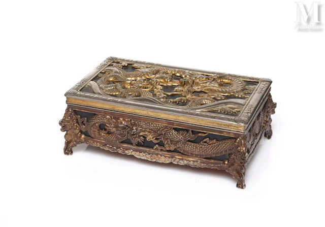 JAPON, XXe siècle Coffret