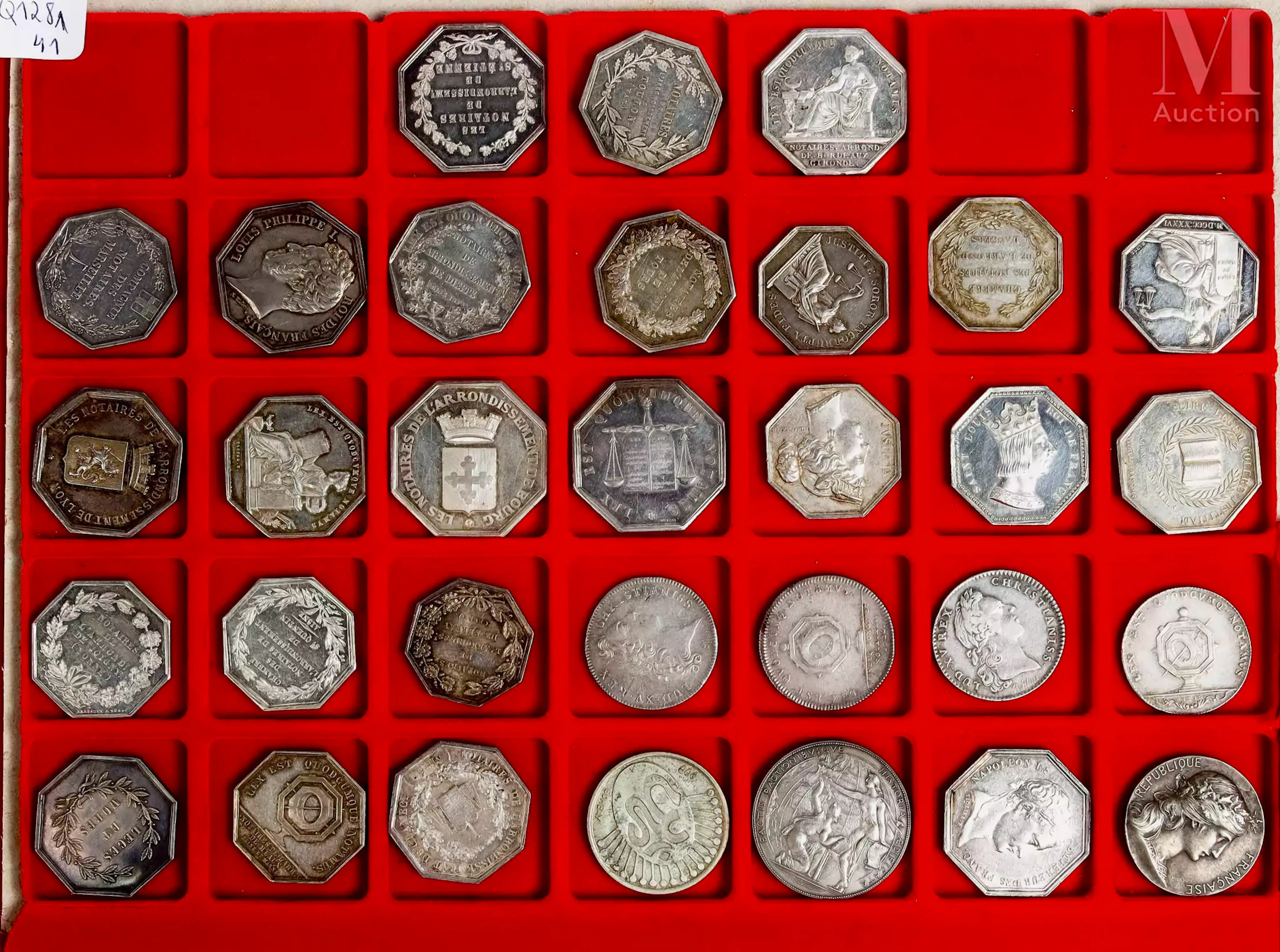 Collection de 31 jetons ou médailles