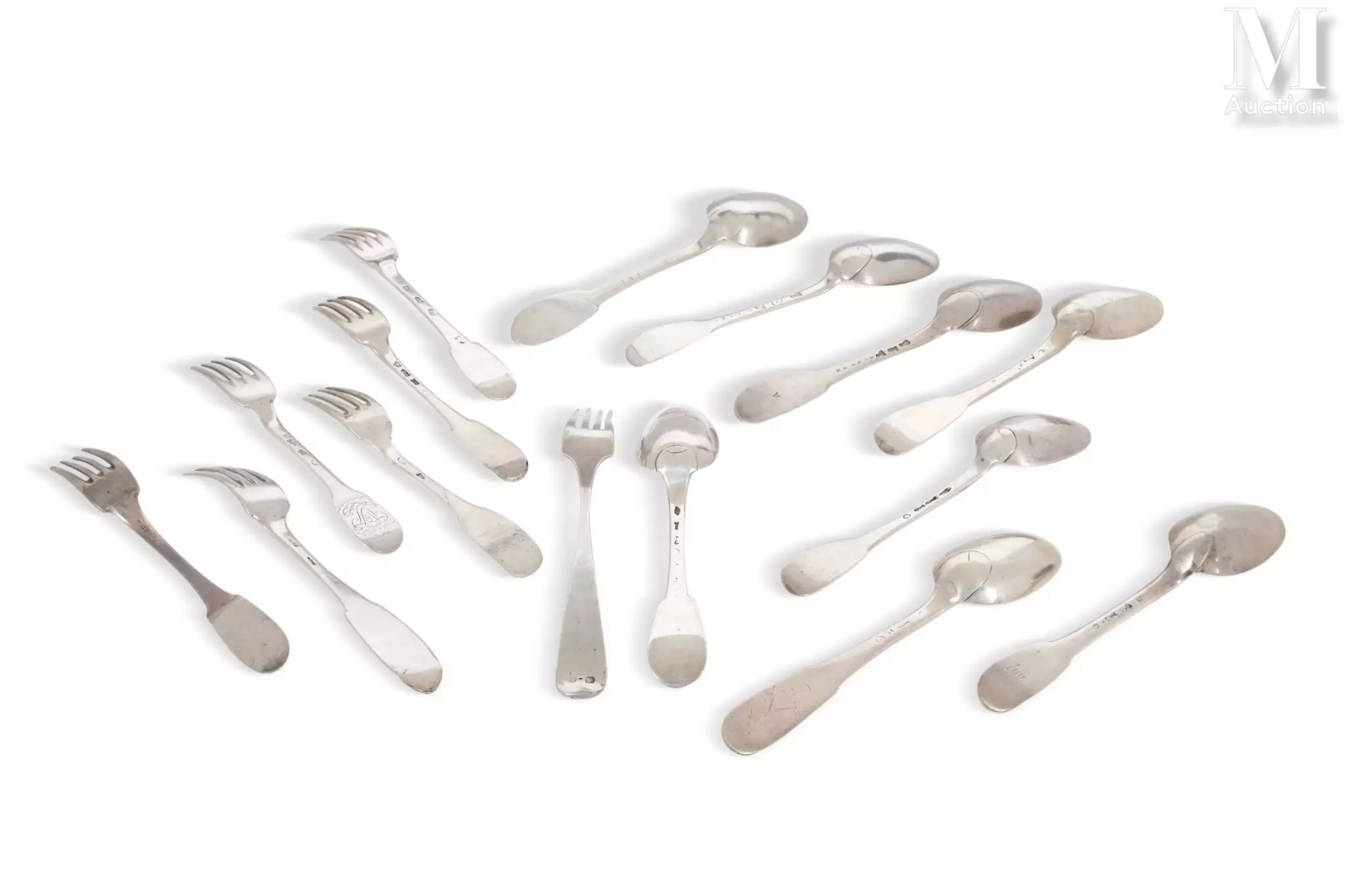 Ensemble de 8 cuillers et 7 fourchettes du XVIIIème siècle en argent;