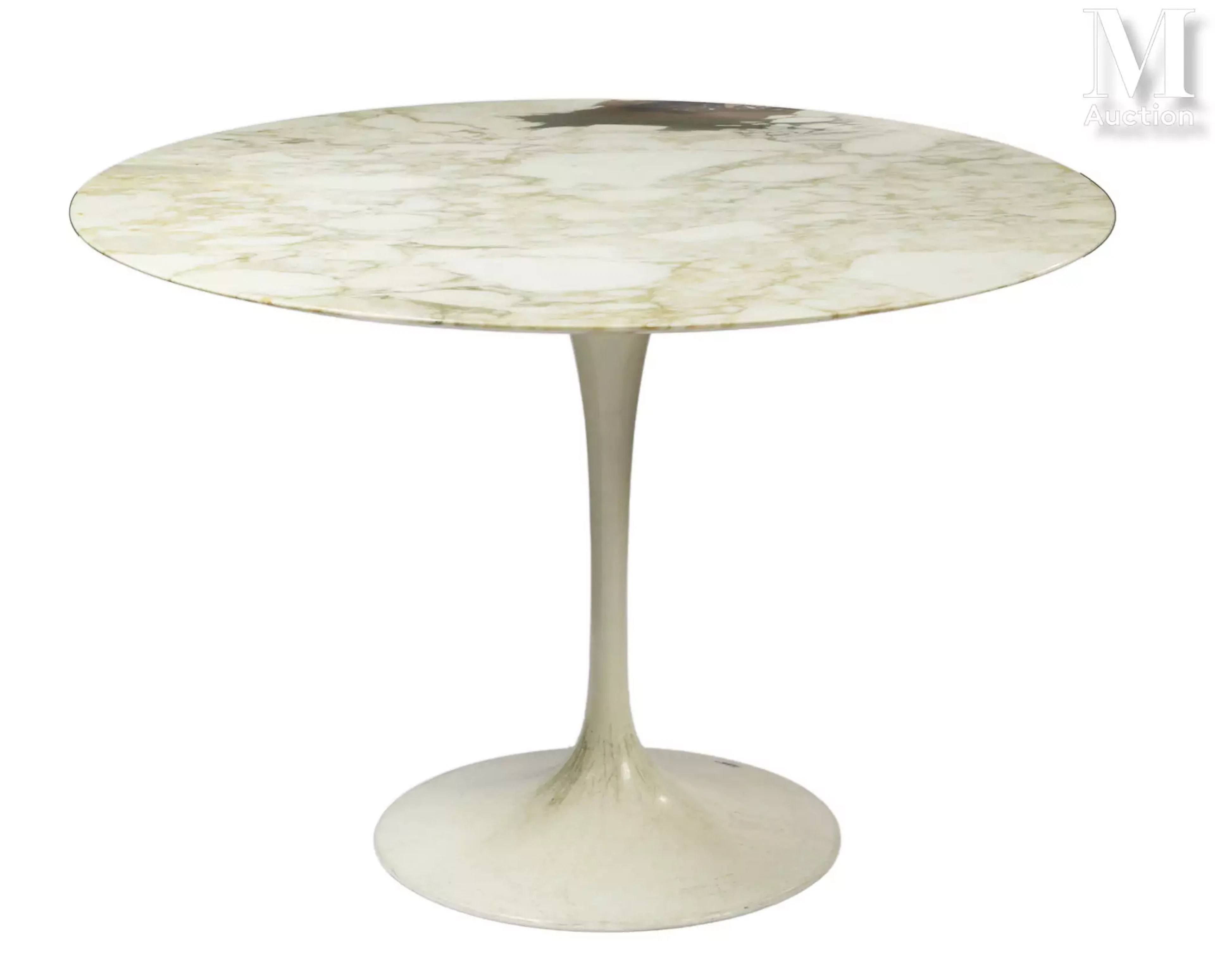 Table tulipe dans le goût de Knoll