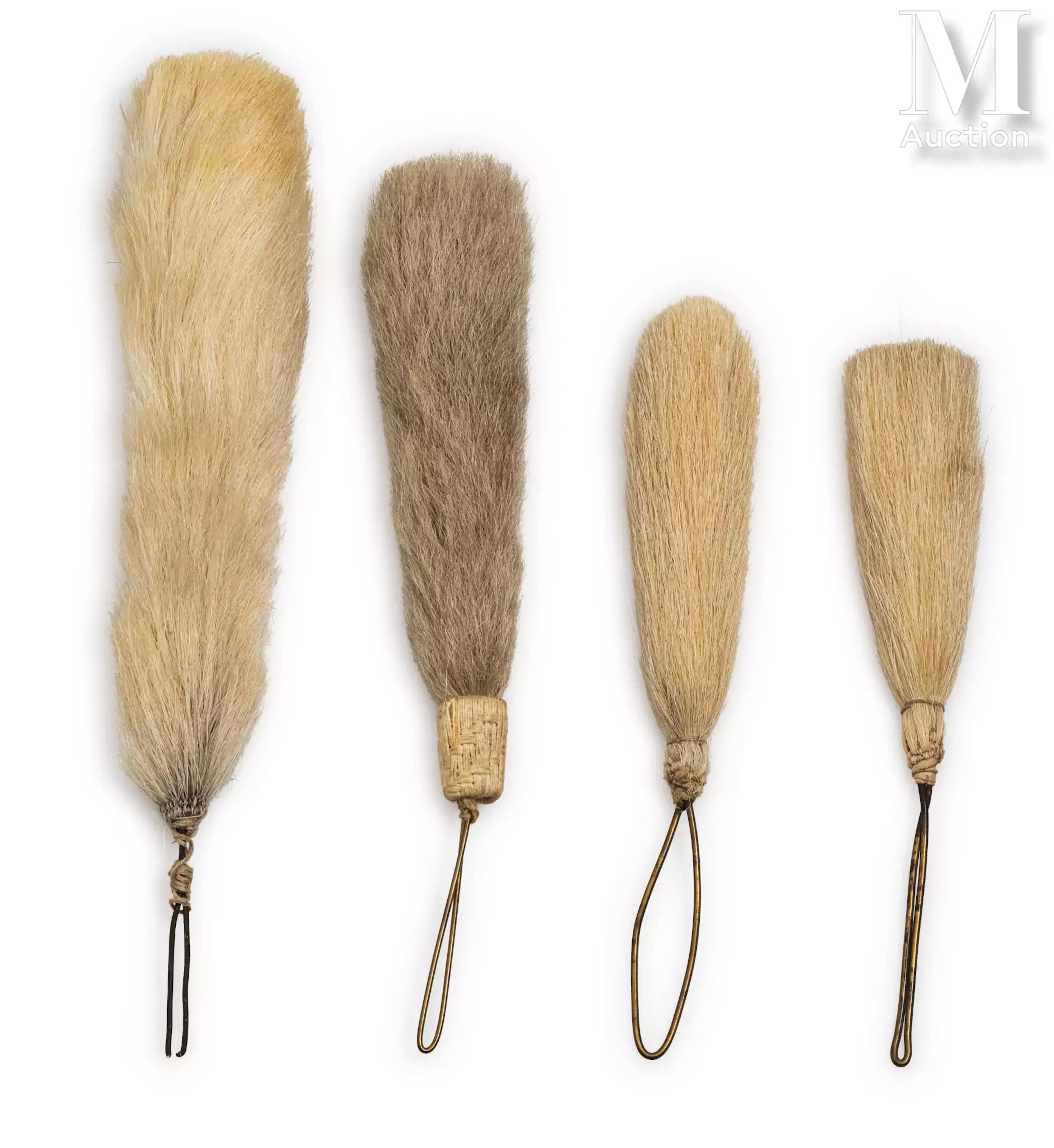 Lot de 4 plumets de coiffes en crins blancs