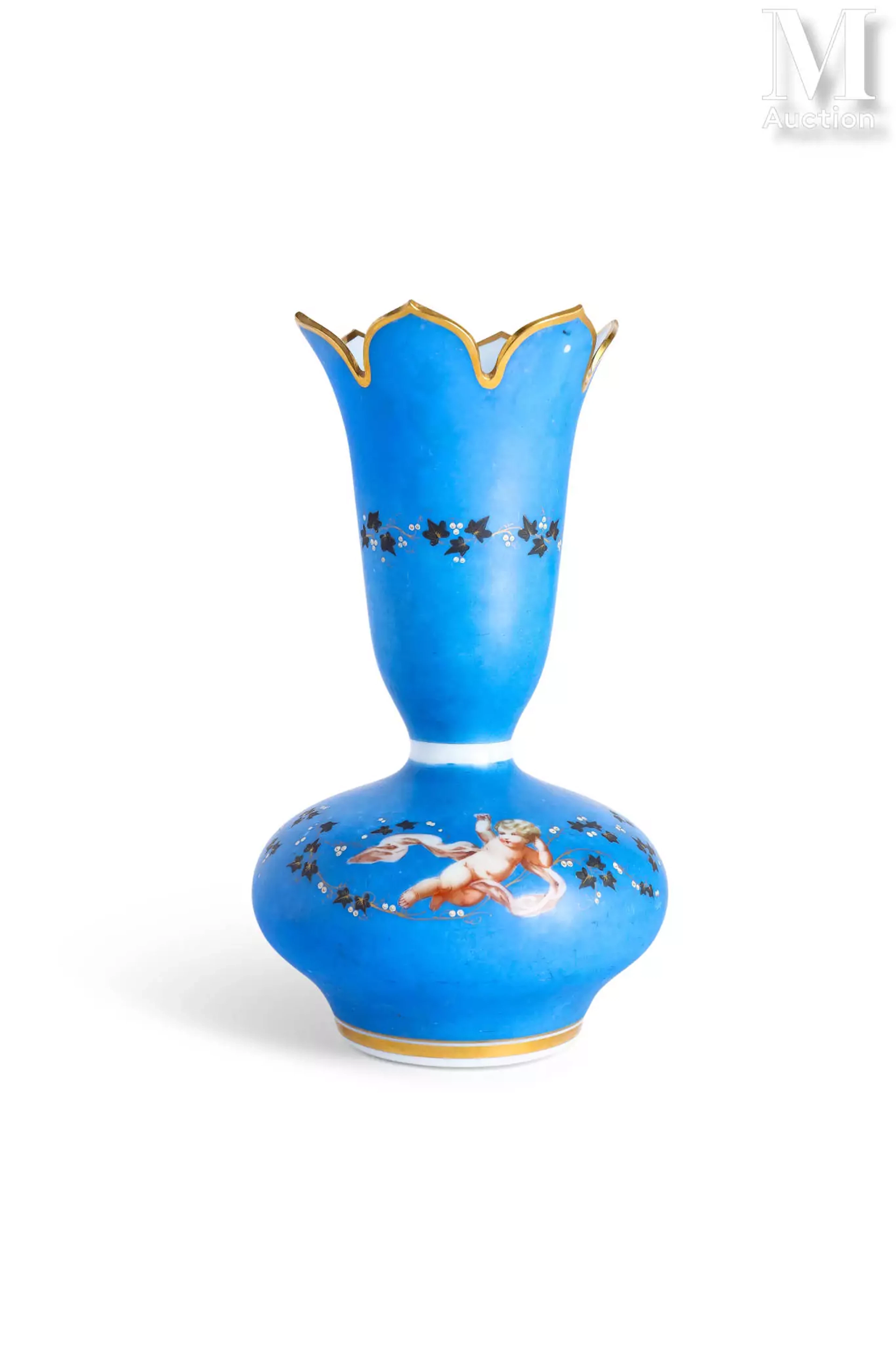 Travail de la fin du XIXe siècle Vase en opaline bleue