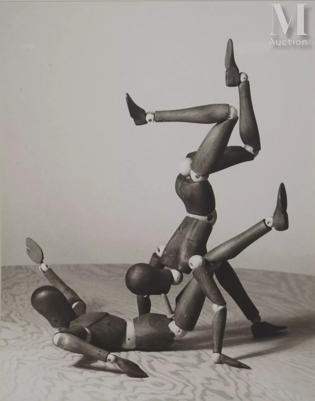 MAN RAY Mr and Mrs Woodman (En équilibre), 1970