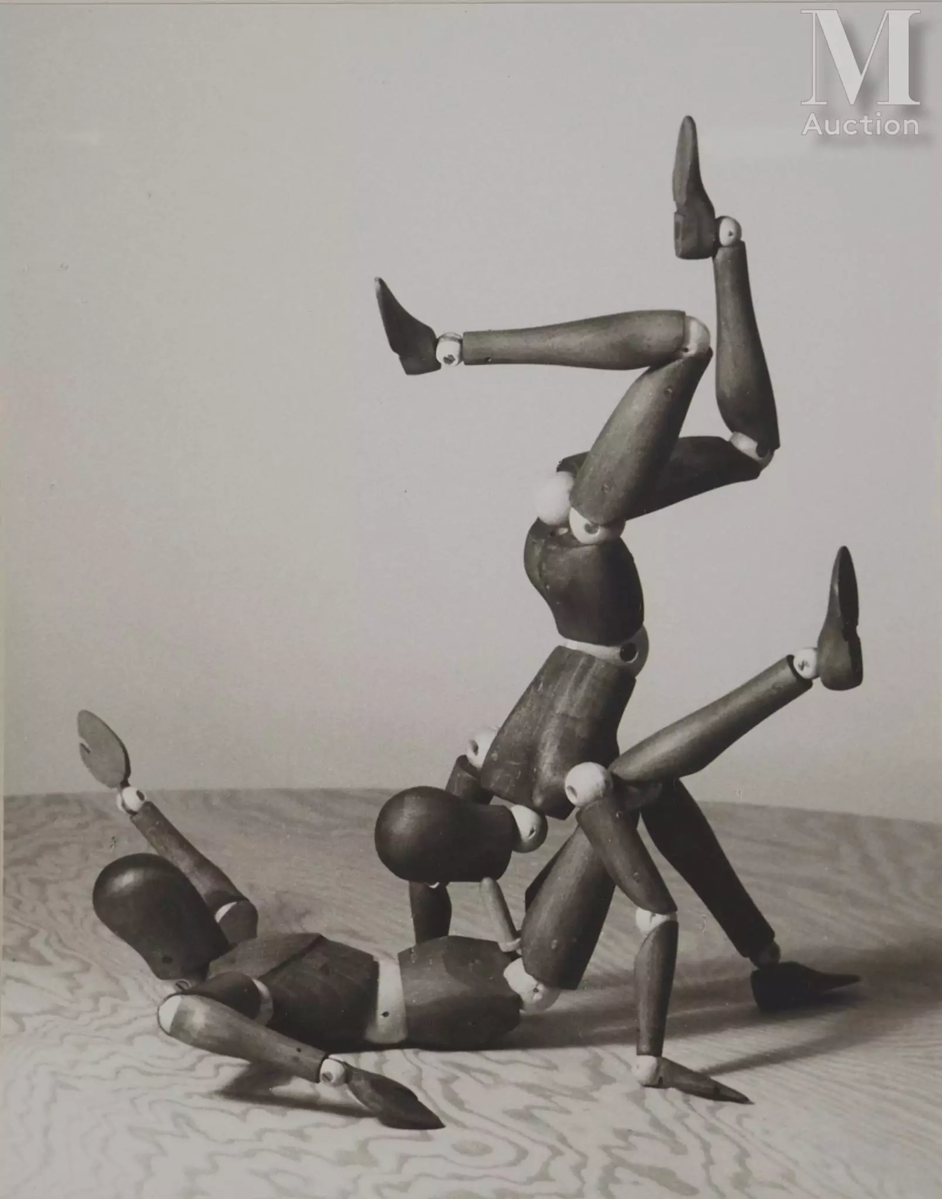 MAN RAY Mr and Mrs Woodman (En équilibre), 1970