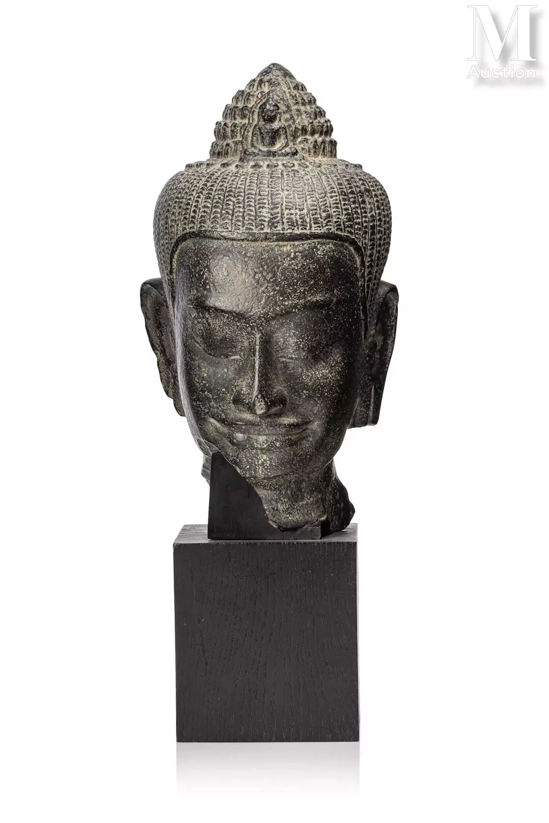 VIETNAM, XXe siècle Statue en bronze à patine marron-verte