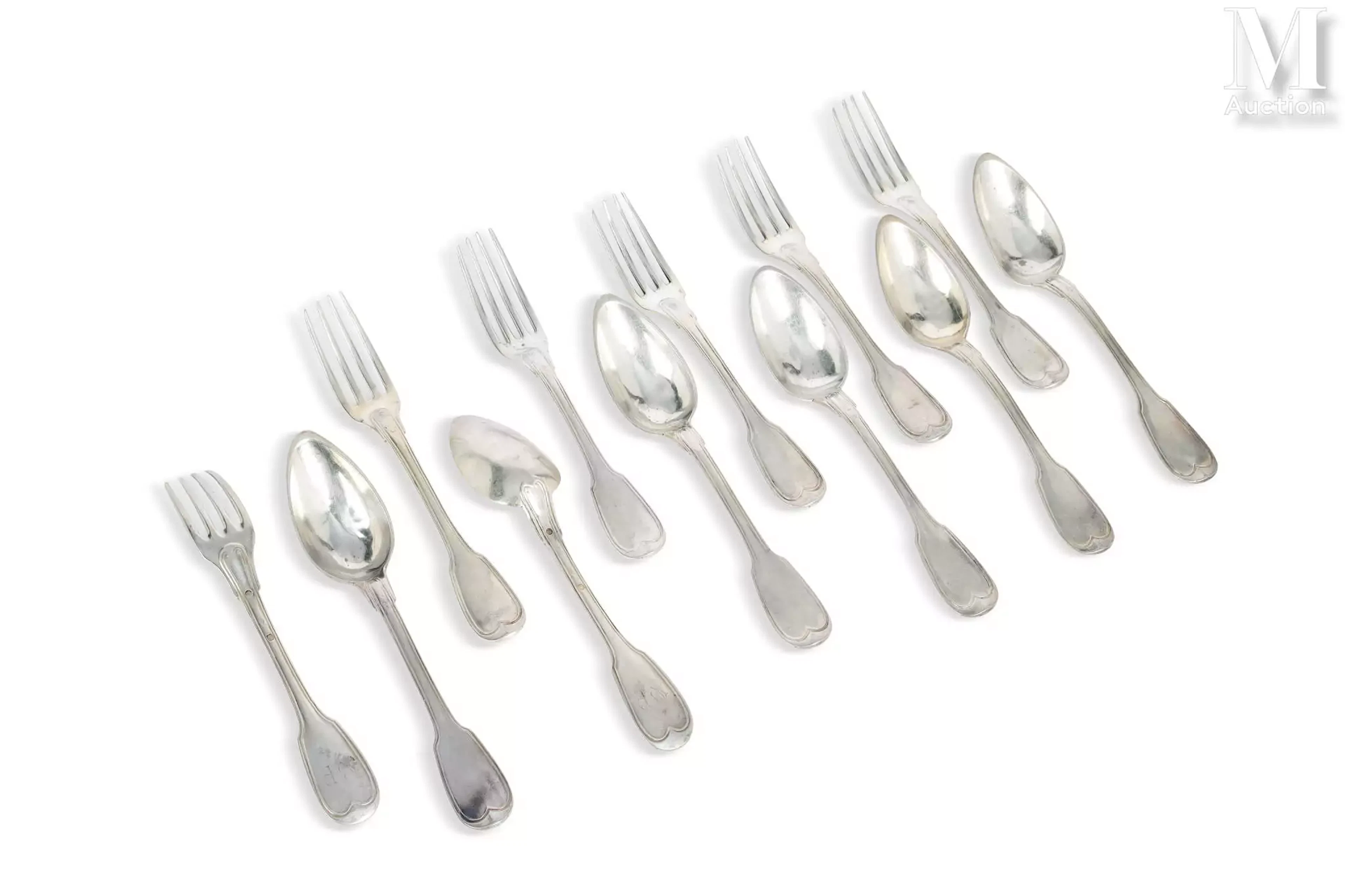 Ensemble de couverts en argent ;