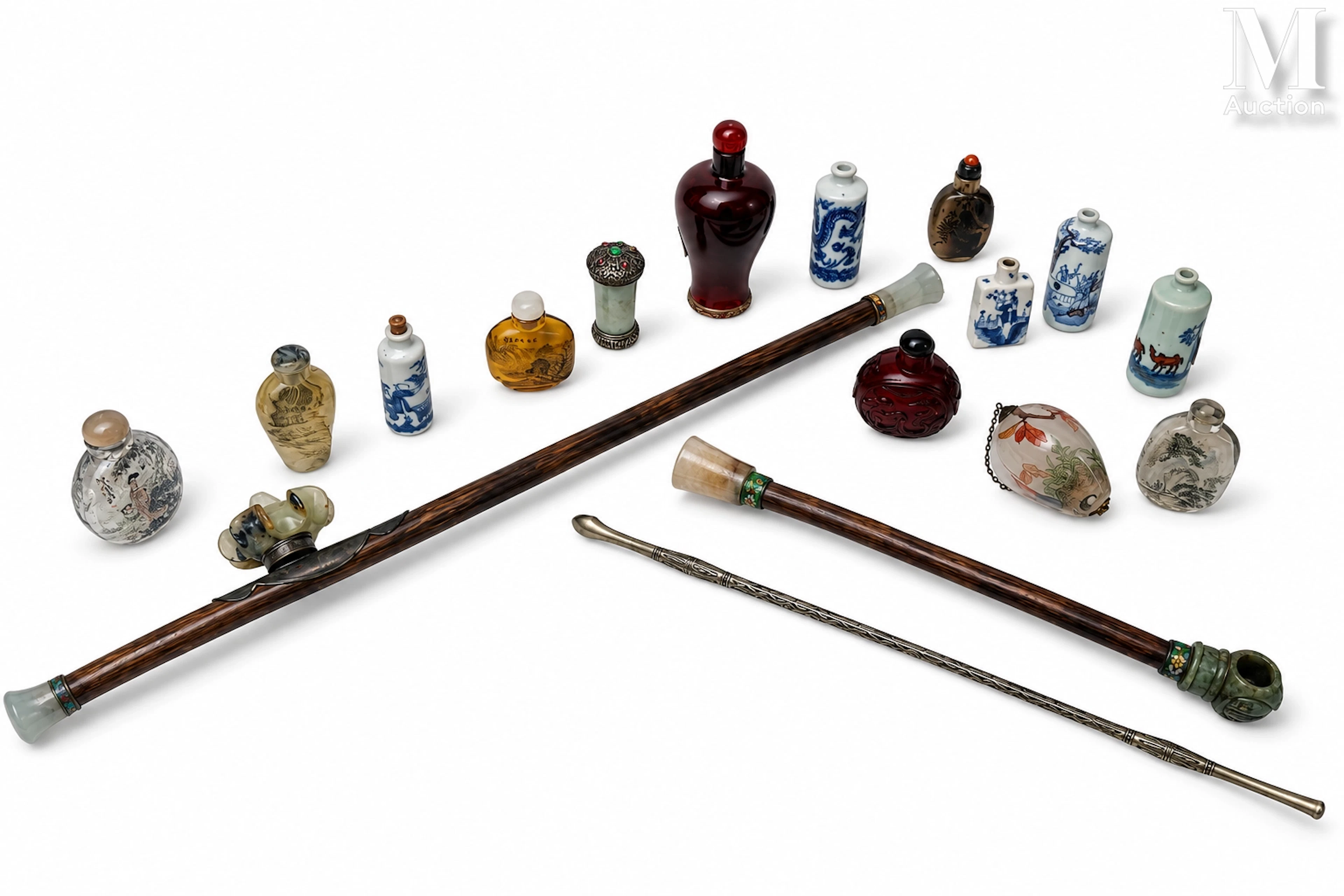 CHINE, XIXe-XXe siècle Ensemble de tabatières et pipes à opium