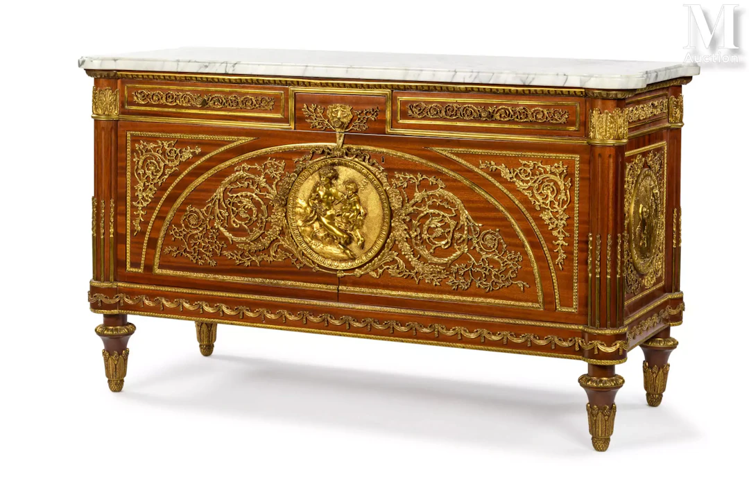 Commode de style Louis XVI d’après le modèle de Joseph STÖCKEL (1743-1802)