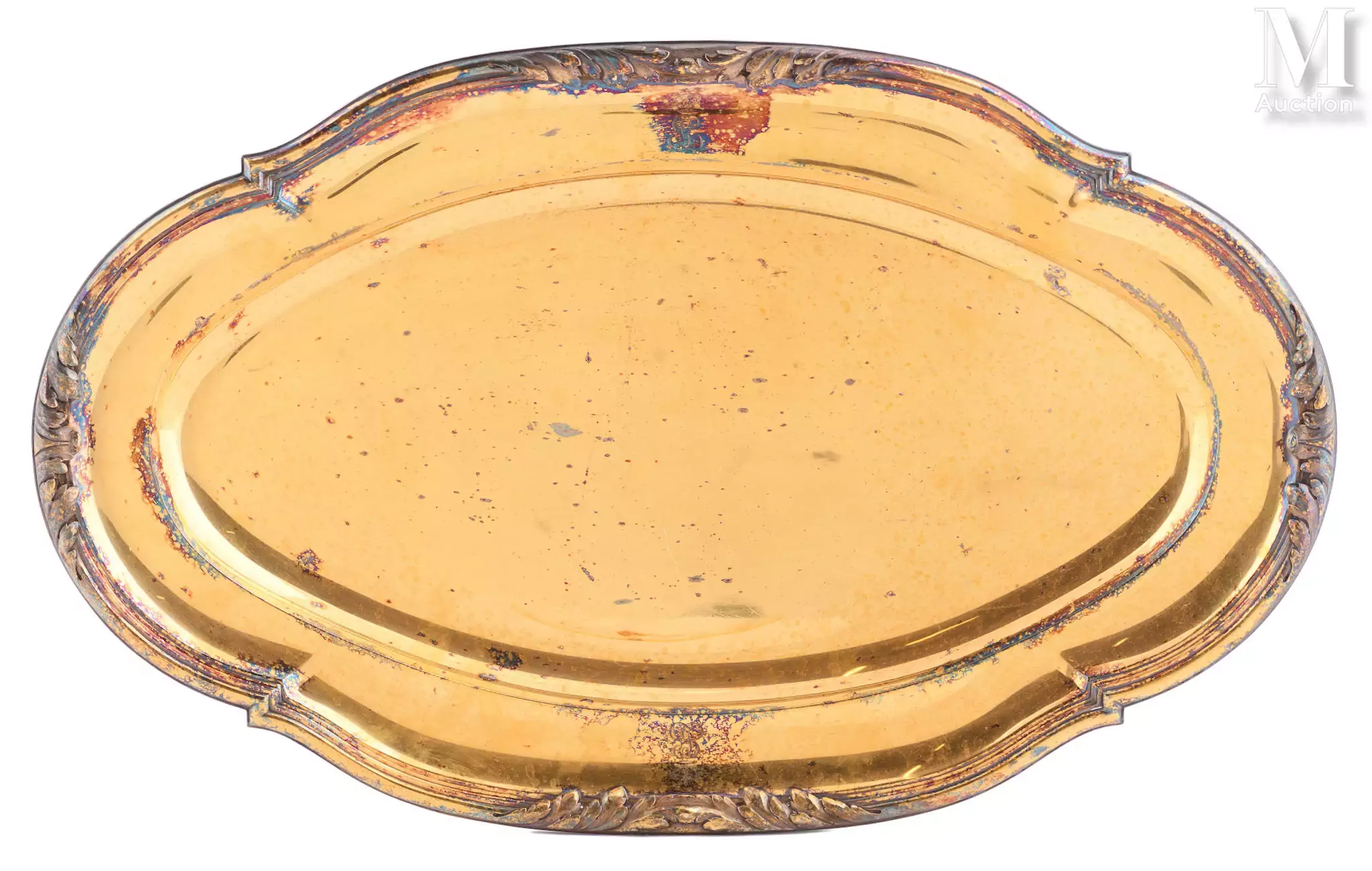 Grand plat ovale en vermeil;
