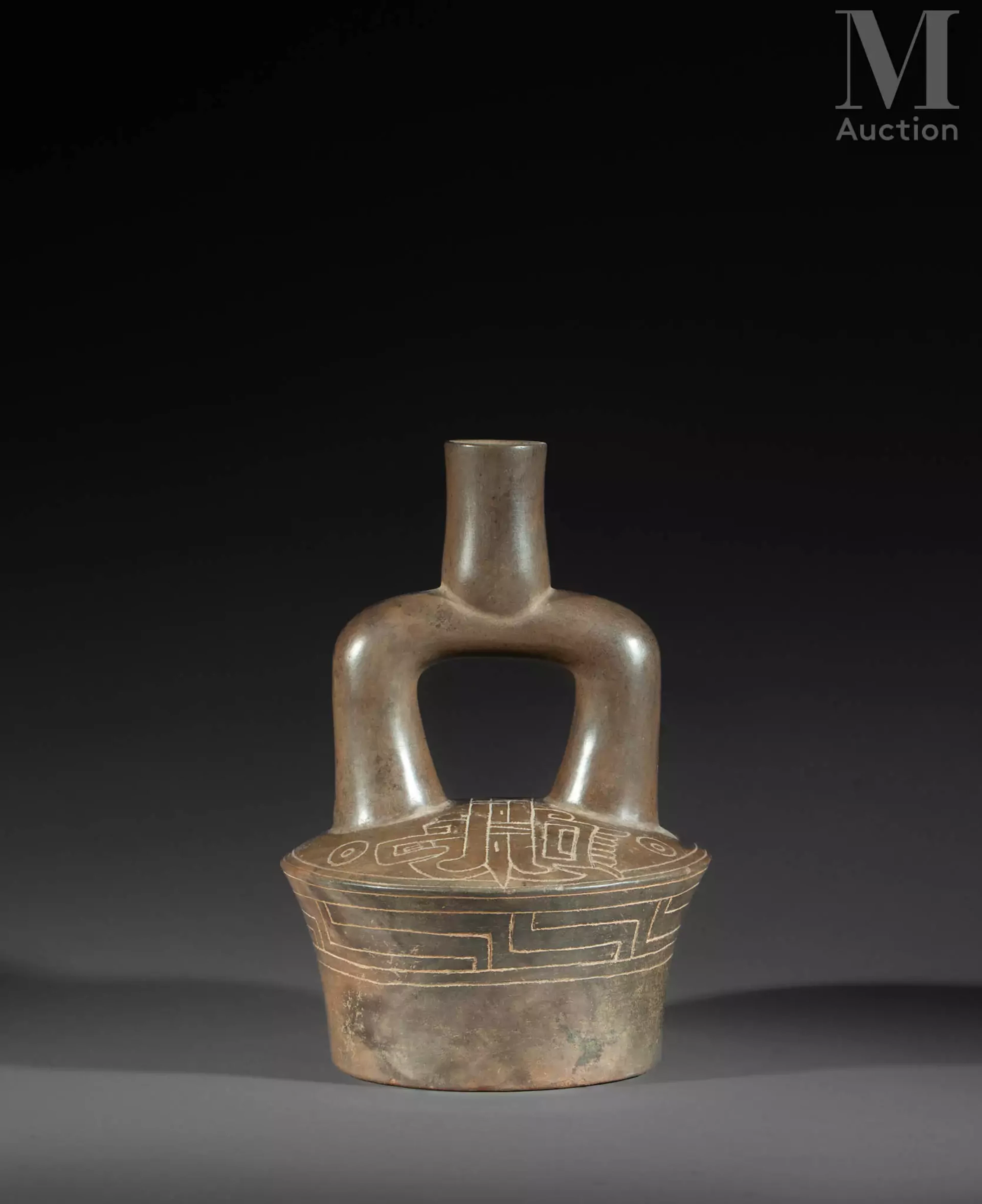 Vase à large étrier
