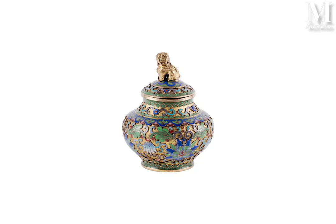 CHINE, XXe siècle Petite bonbonnière