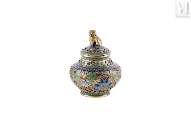CHINE, XXe siècle Petite bonbonnière