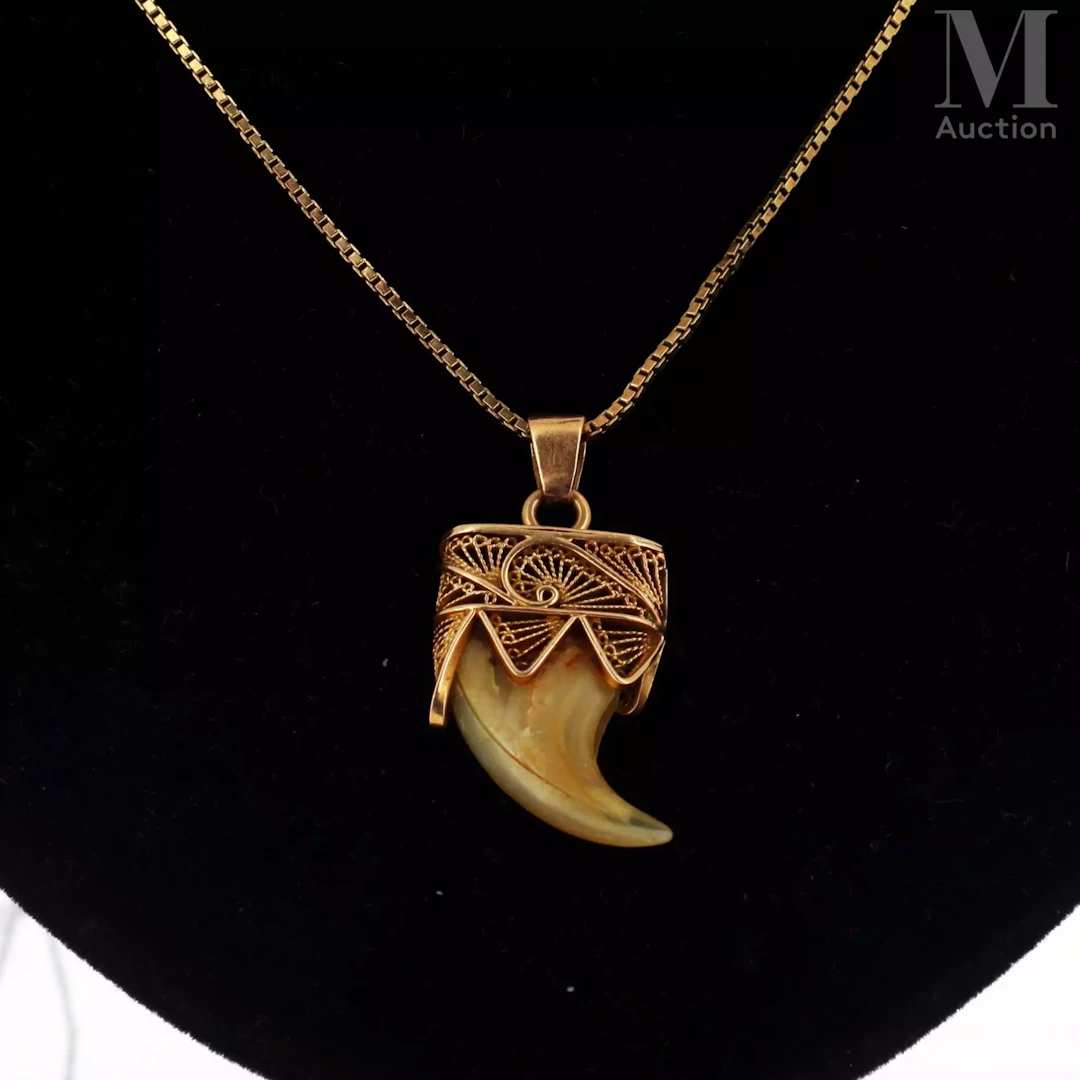 Collier et pendentif