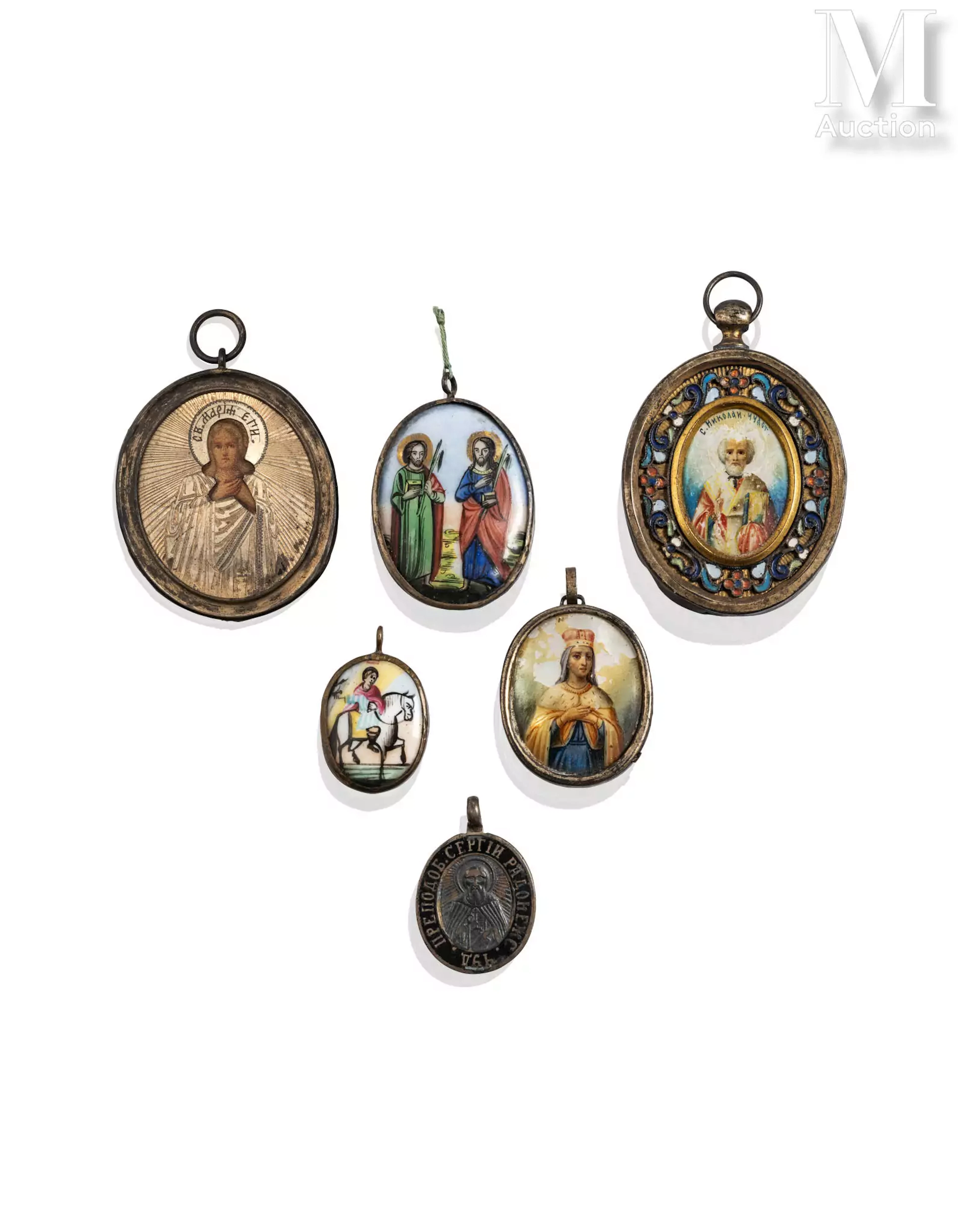 Lot de six icônes pendentifs de forme ovale