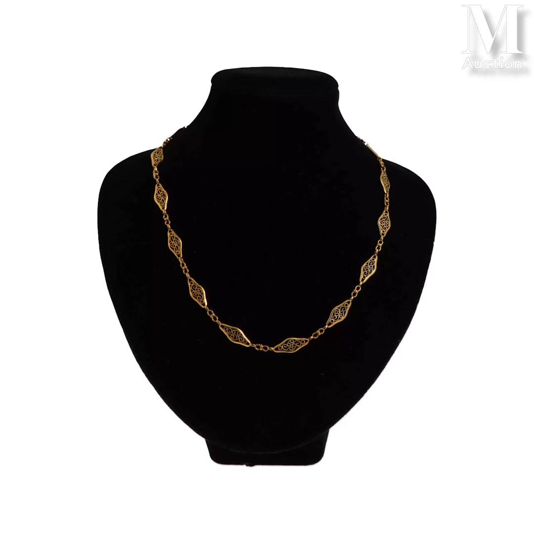 Collier médaille