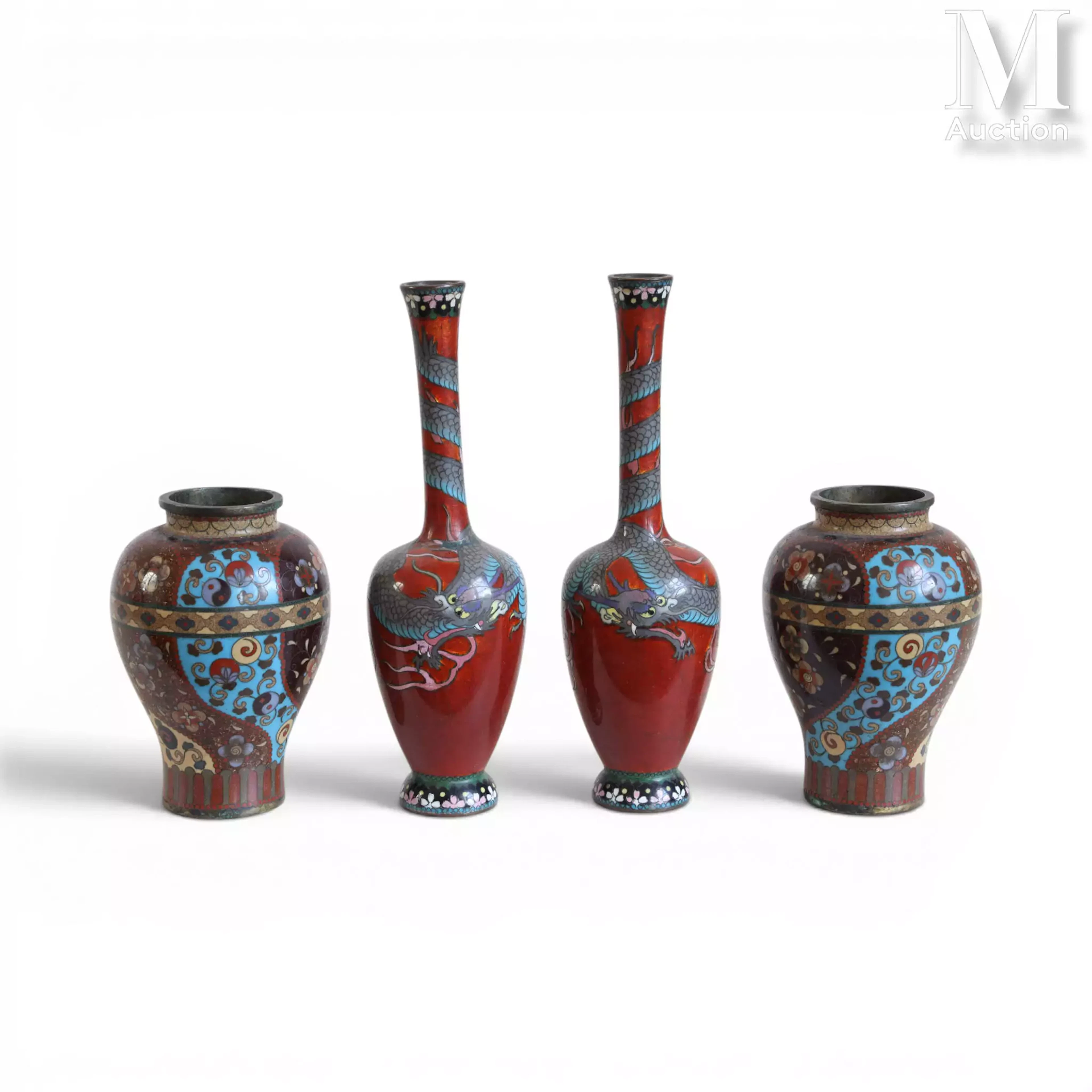 Deux paires de vases cloisonnés. Fin du 19ème siècle