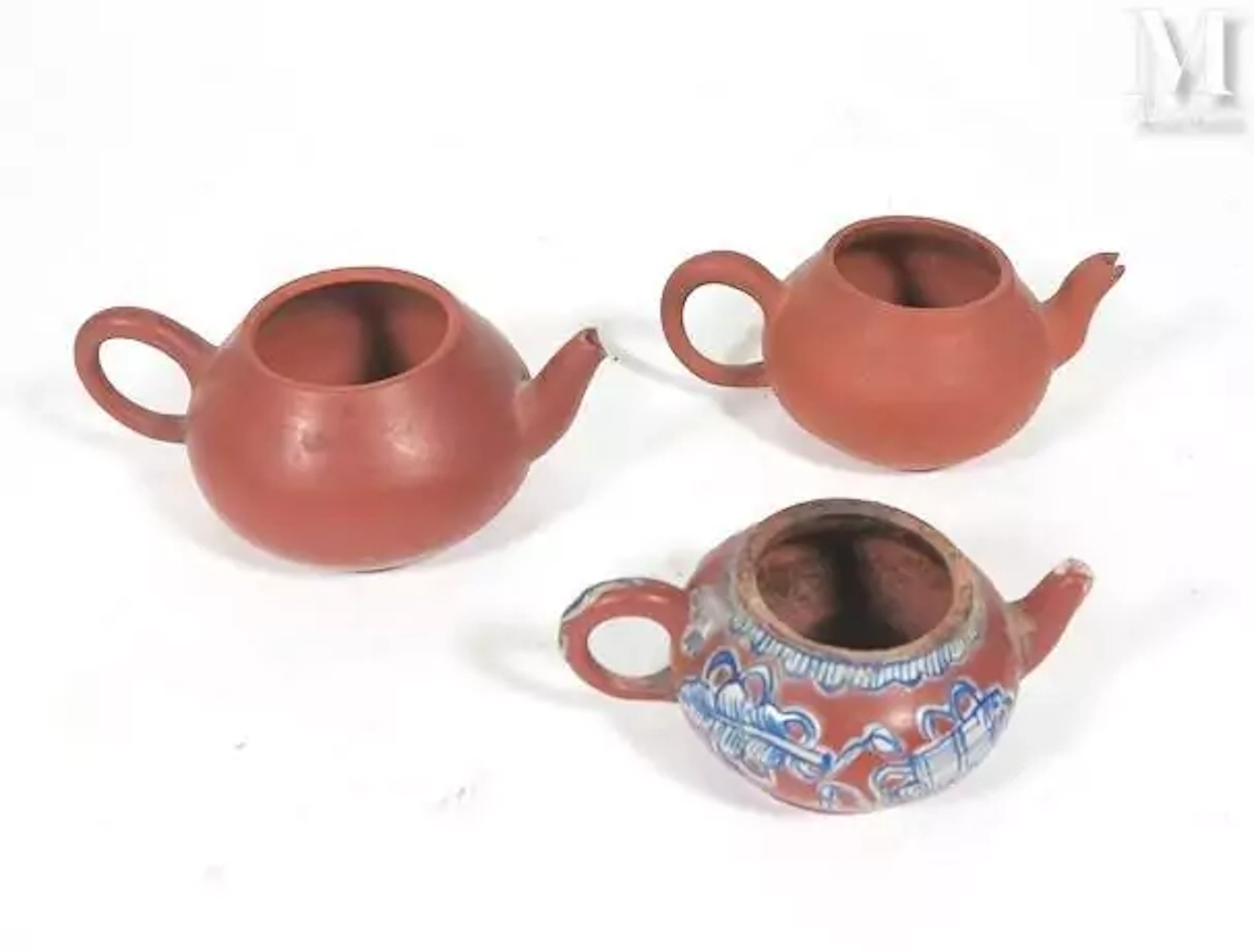 CHINE, XXème siècle Lot de trois théières miniatures