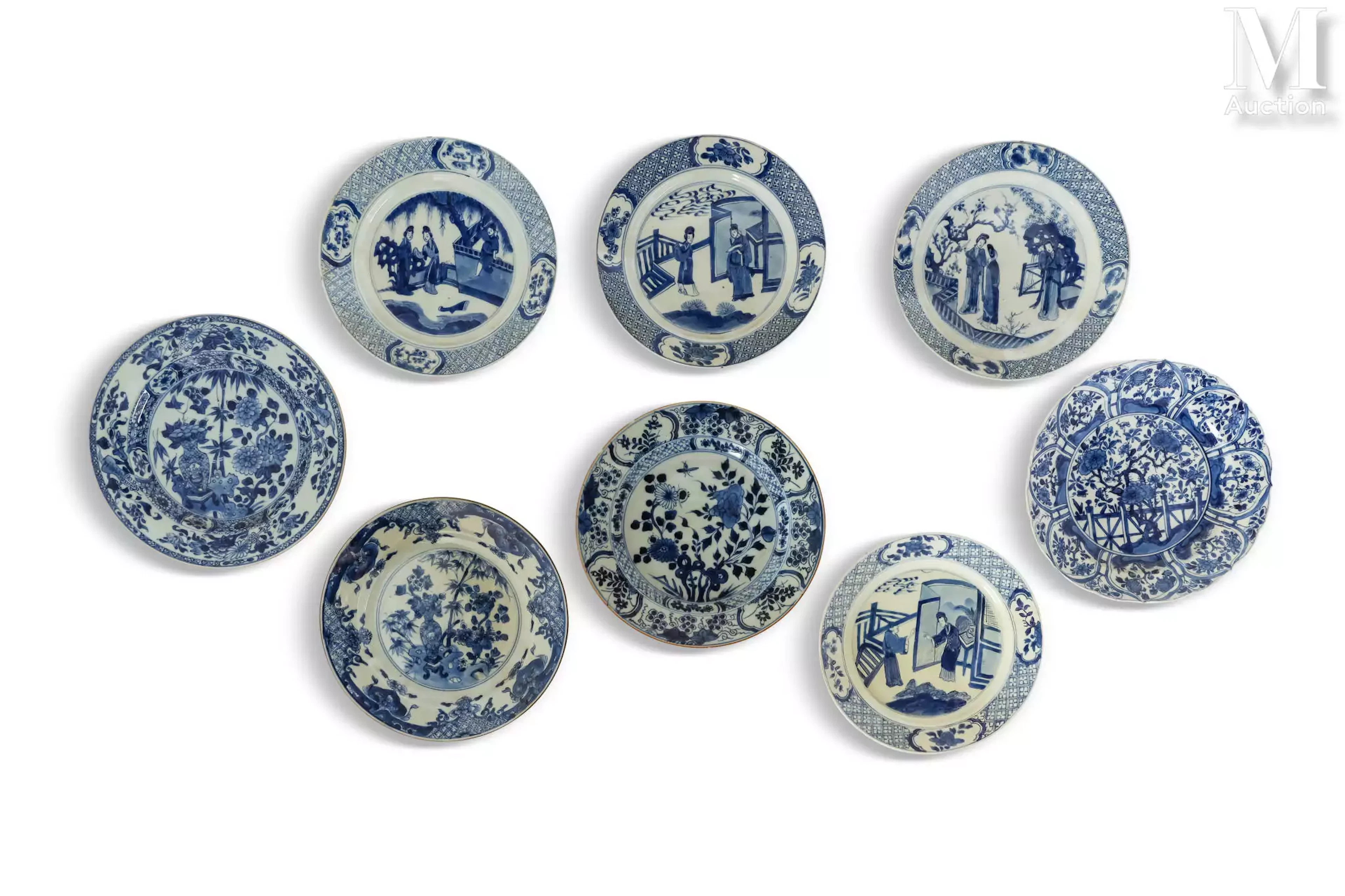 CHINE, XVIIIe-XIXe siècle Ensemble de huit assiettes en porcelaine