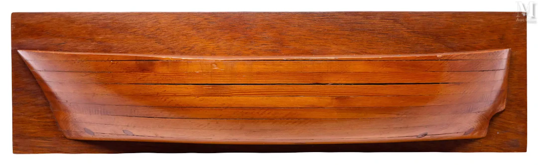 Demi-coque d’une chaloupe