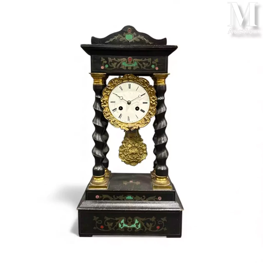 PENDULE PORTIQUE