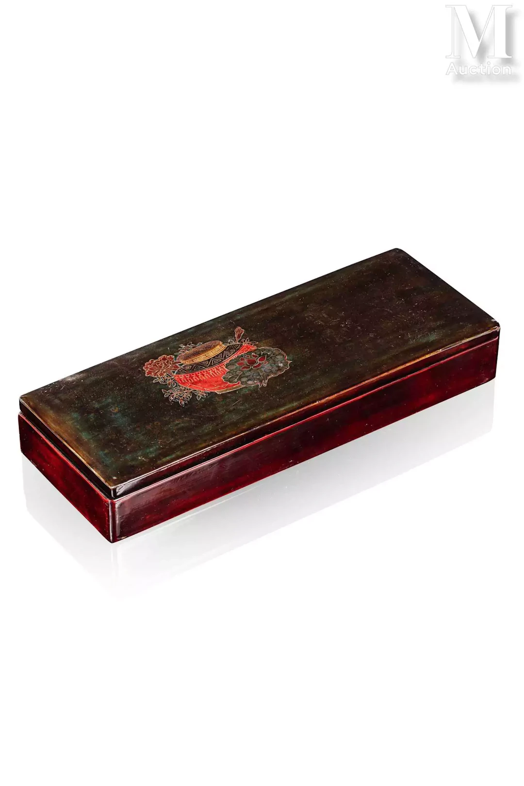 VIETNAM, XXe siècle Boîte rectangulaire en bois laqué