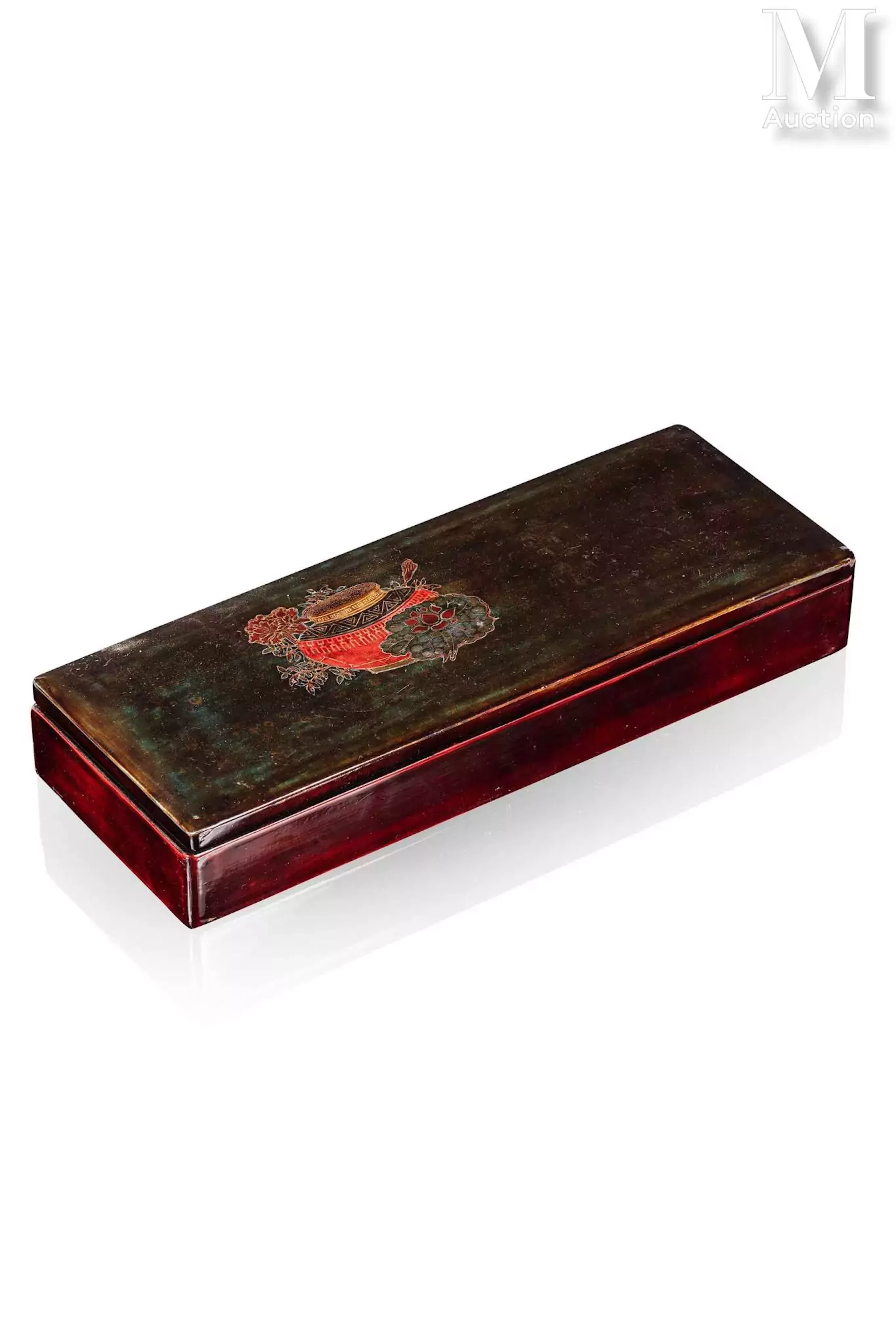 VIETNAM, XXe siècle Boîte rectangulaire en bois laqué