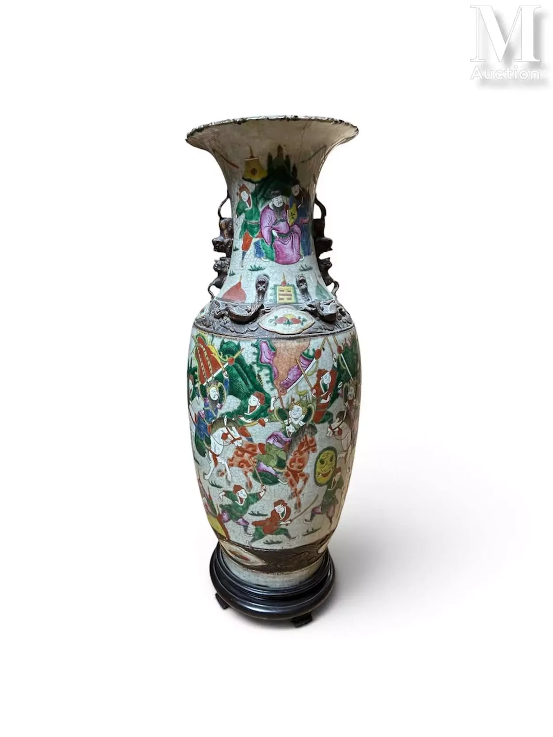 CHINE, Nankin, XIXe siècle Vase en grès à décor polychrome de personnages