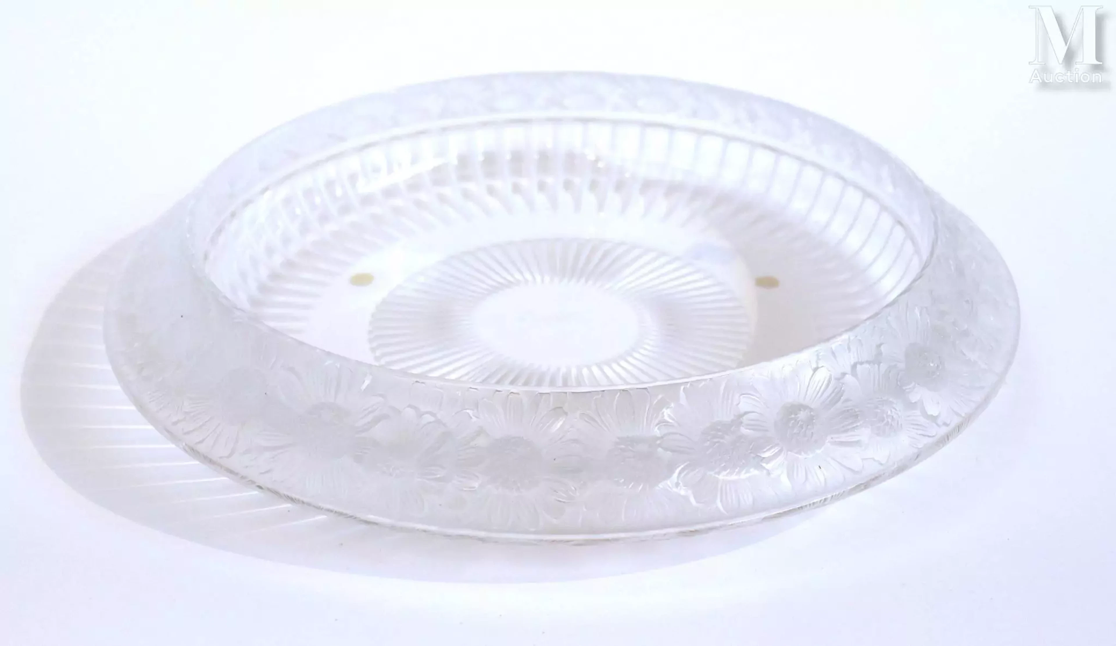 LALIQUE FRANCE Coupe marguerite