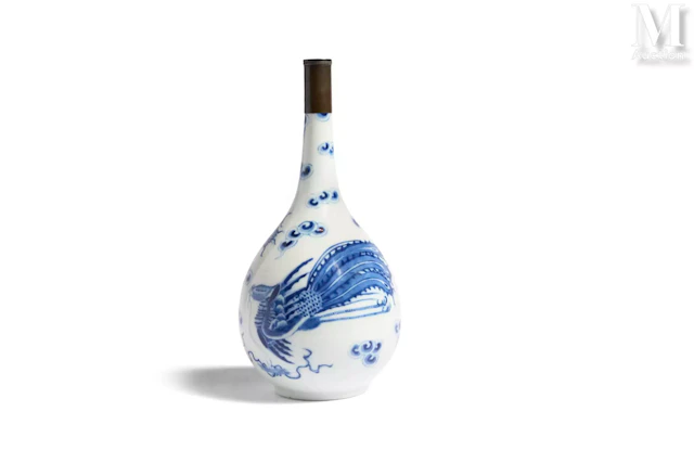 VIETNAM, XIXe siècle Vase en porcelaine "Bleu de Hué"