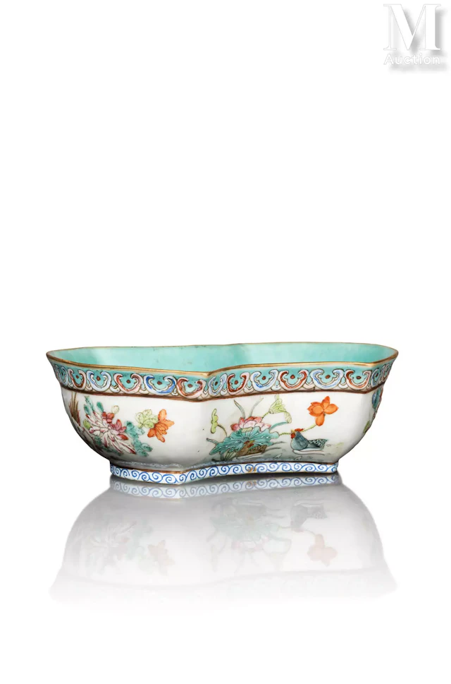 CHINE, XIXe siècle Coupe en porcelaine