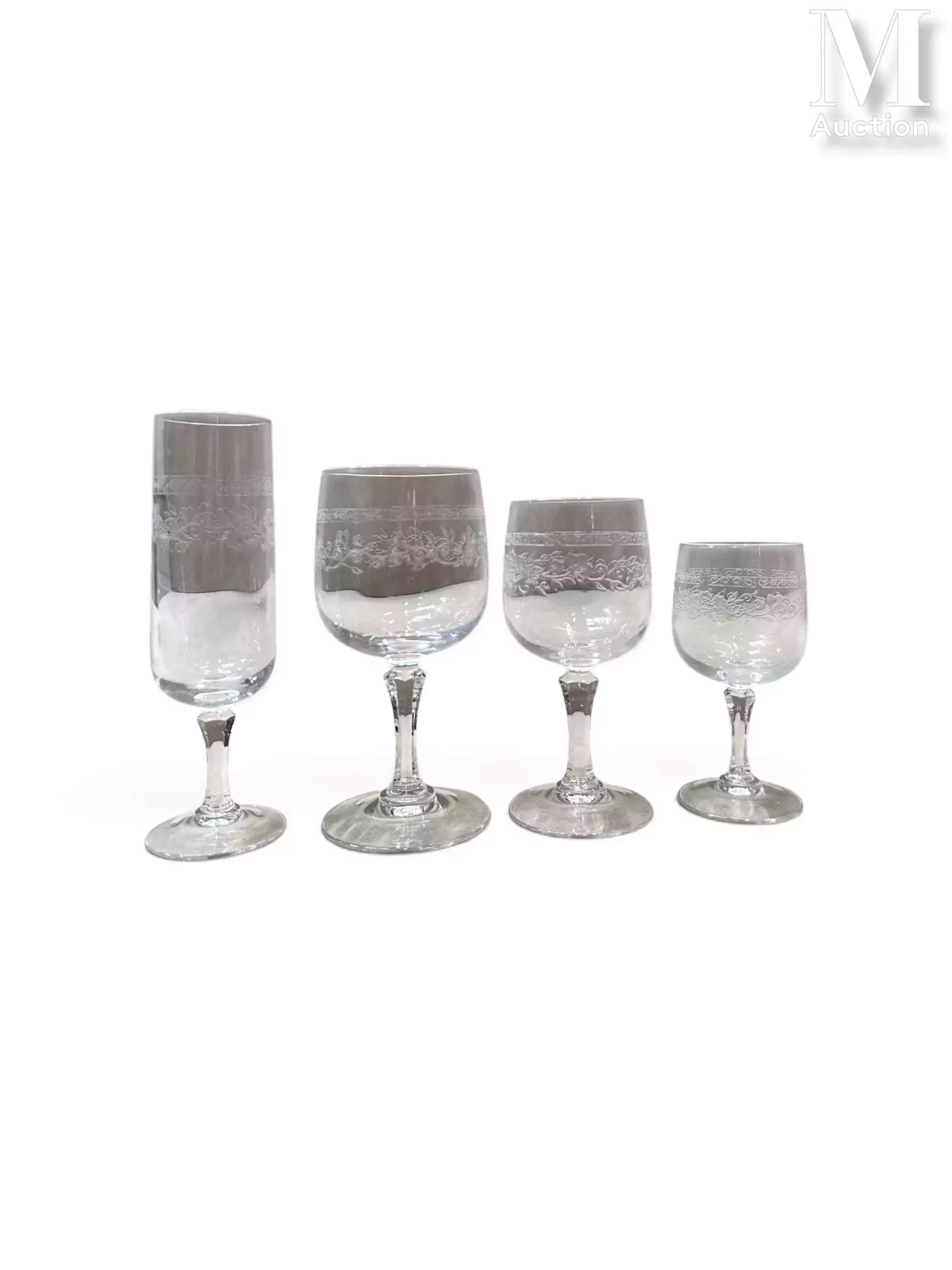 PARTIE DE SERVICE DE TABLE (48 pièces)